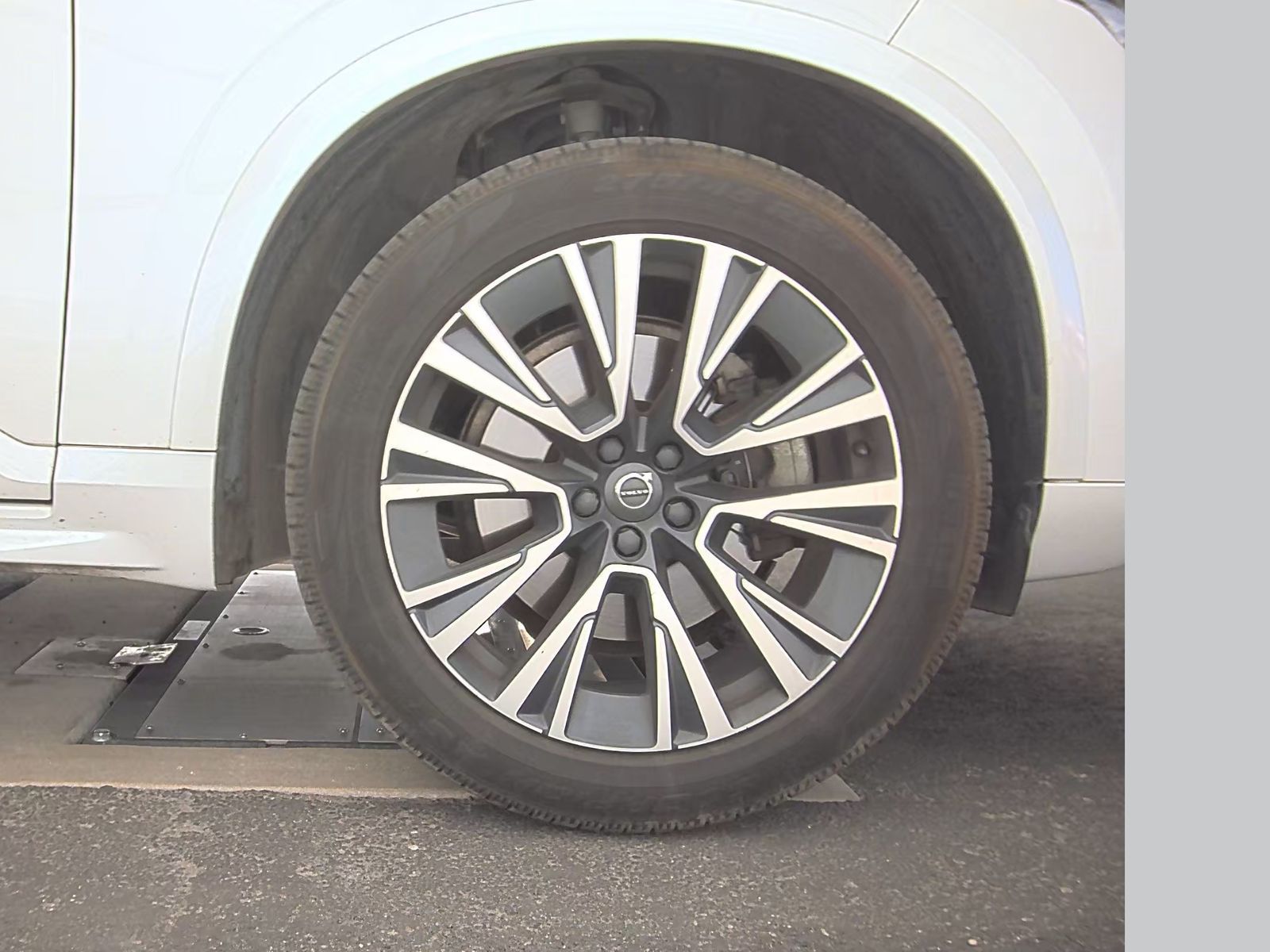 2021 Volvo XC90 T6 Momentum AWD