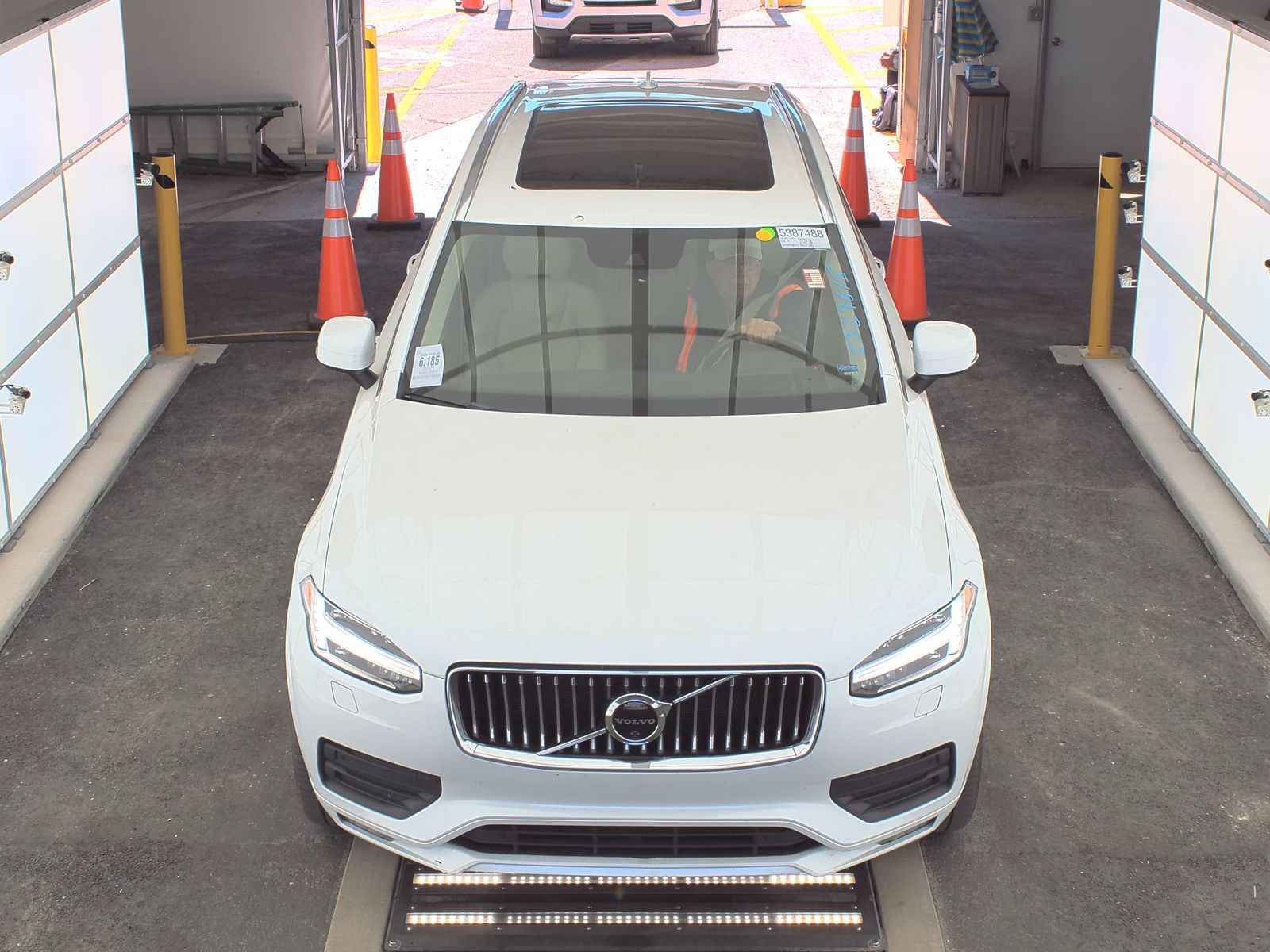 2021 Volvo XC90 T6 Momentum AWD