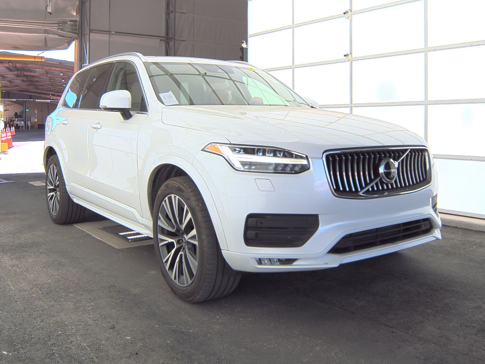 2021 Volvo XC90 T6 Momentum AWD