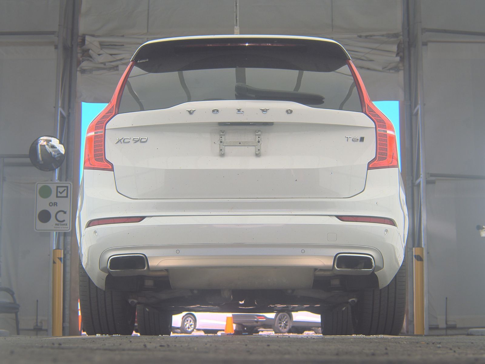 2021 Volvo XC90 T6 Momentum AWD