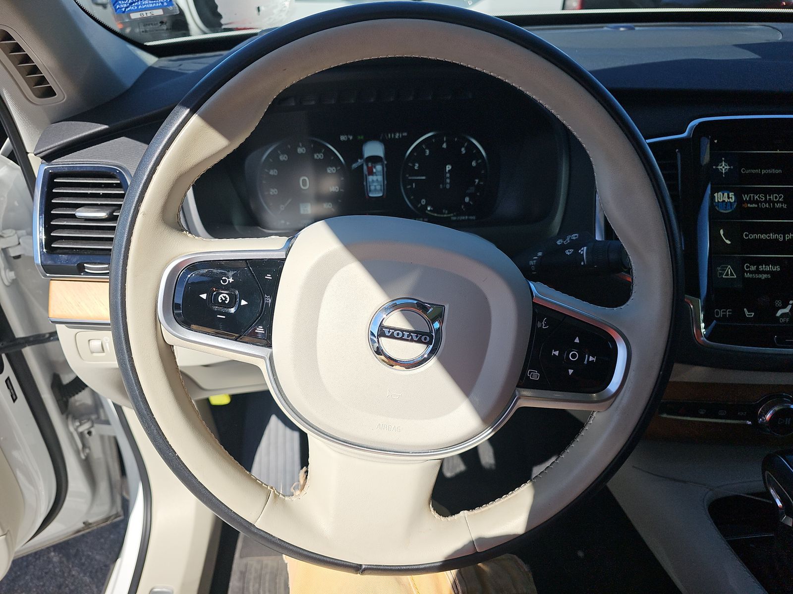 2021 Volvo XC90 T6 Momentum AWD