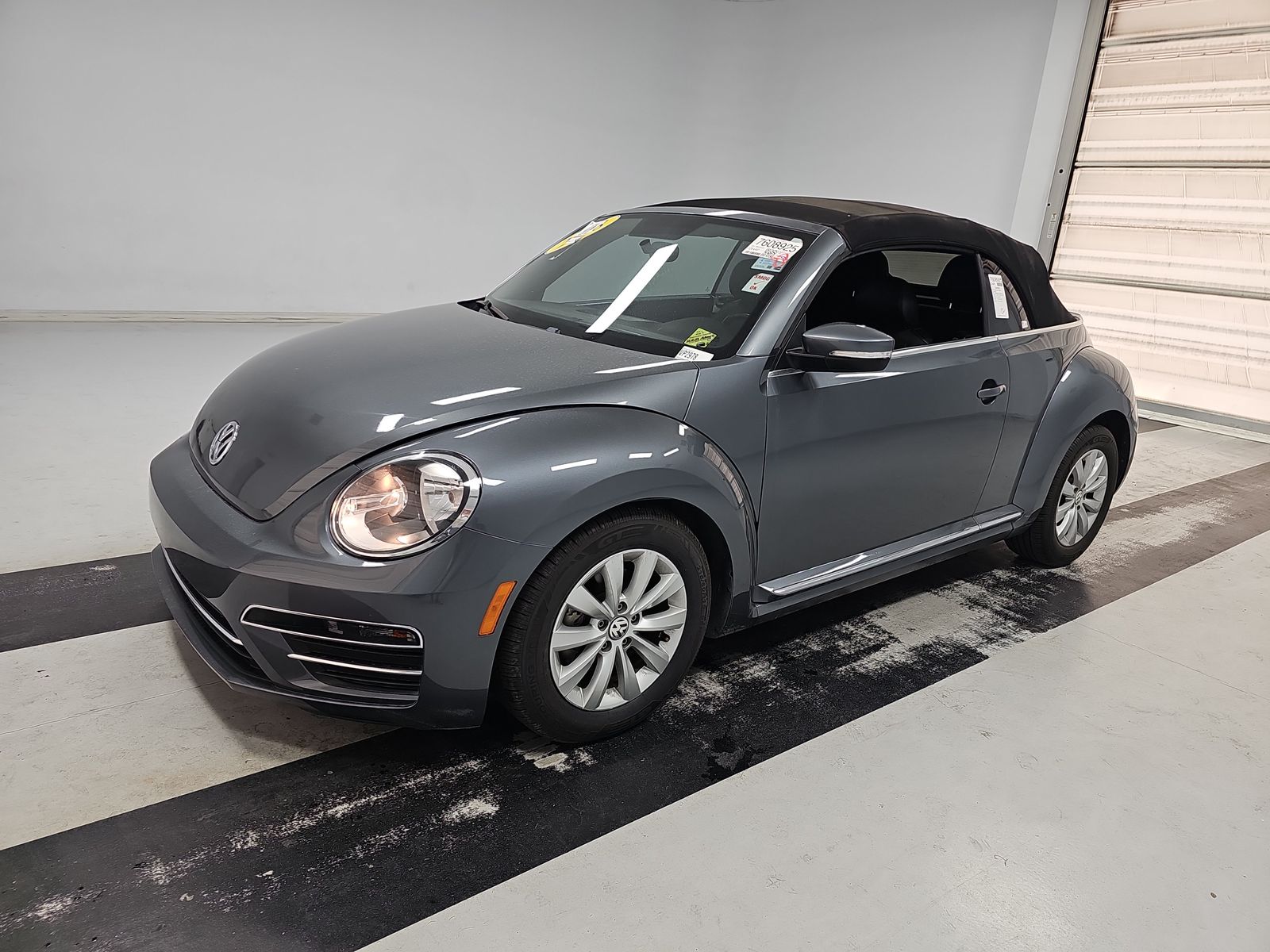 High-quality used cars Volkswagen Beetle Convertible. Only Clean Title!