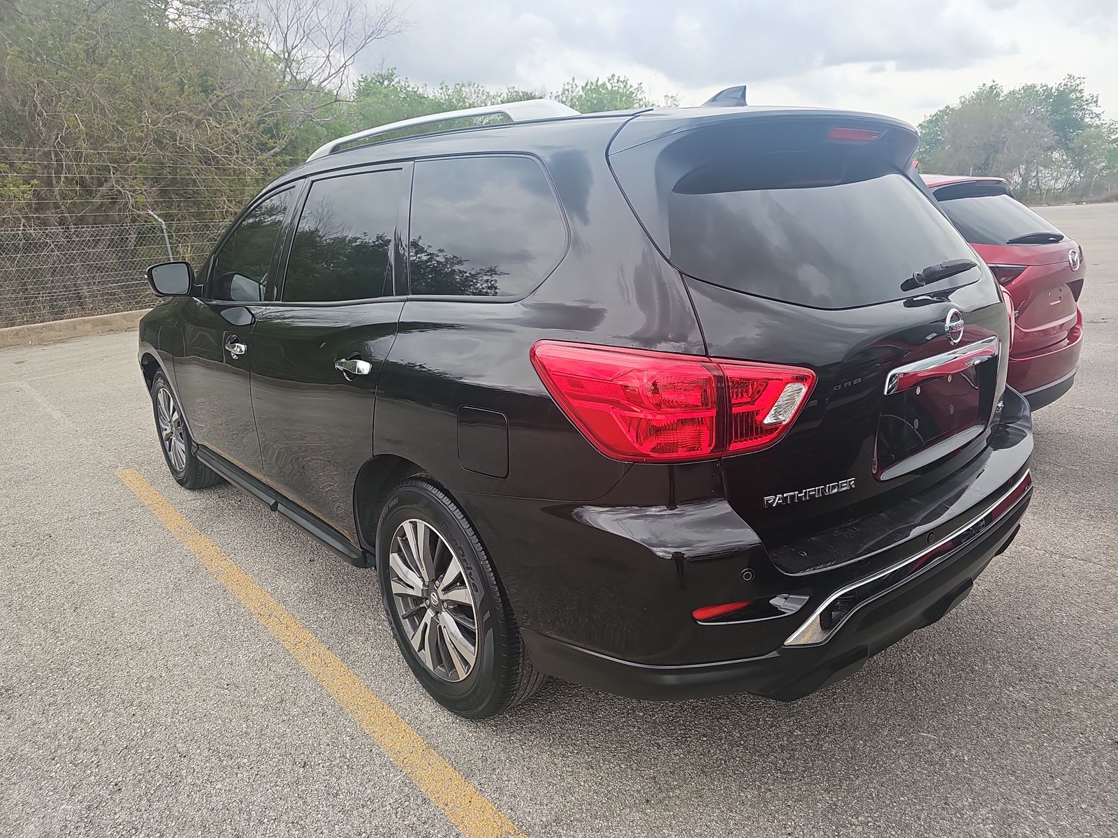 2019 Nissan Pathfinder SL FWD