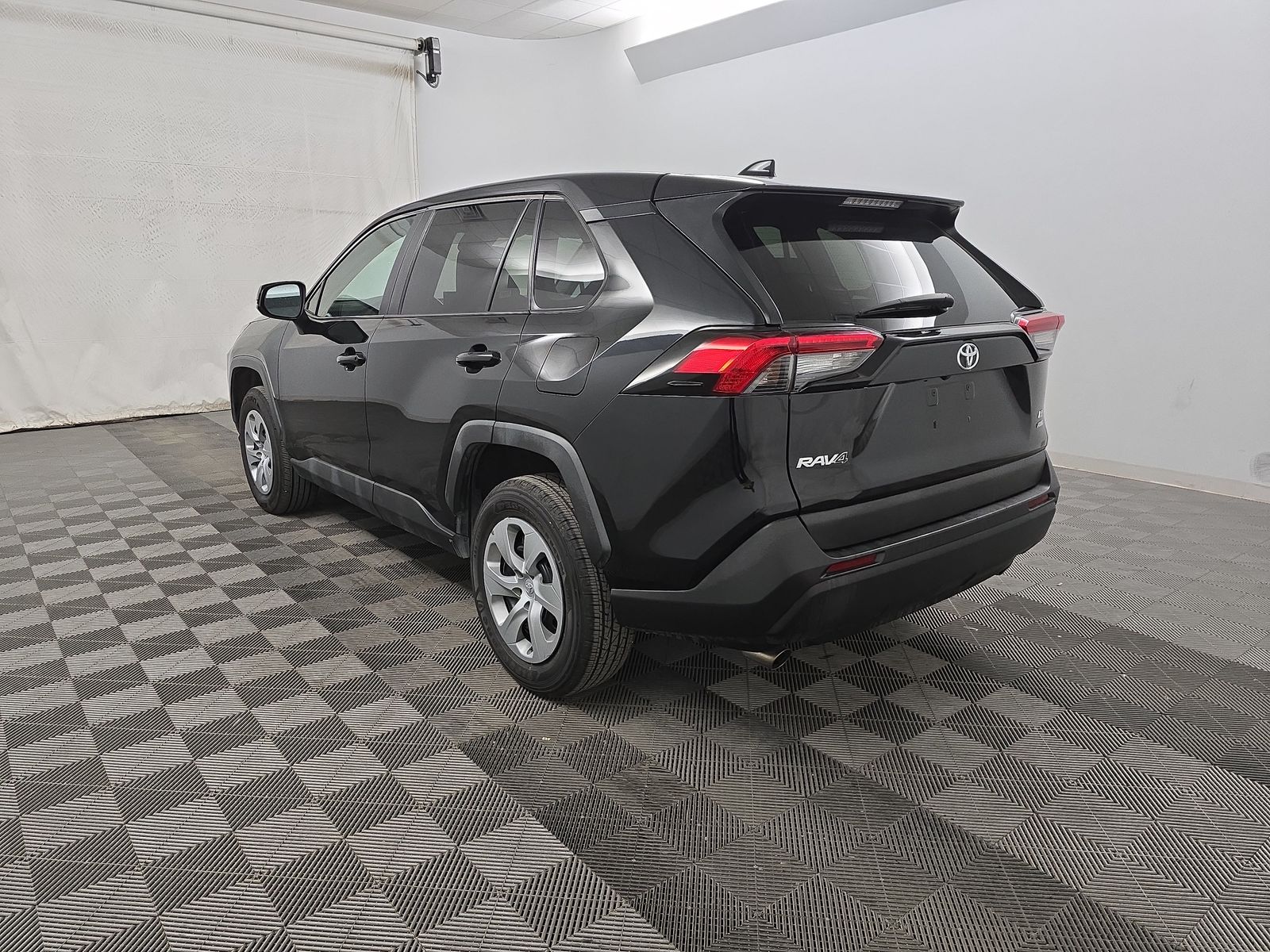 2022 Toyota RAV4 LE AWD