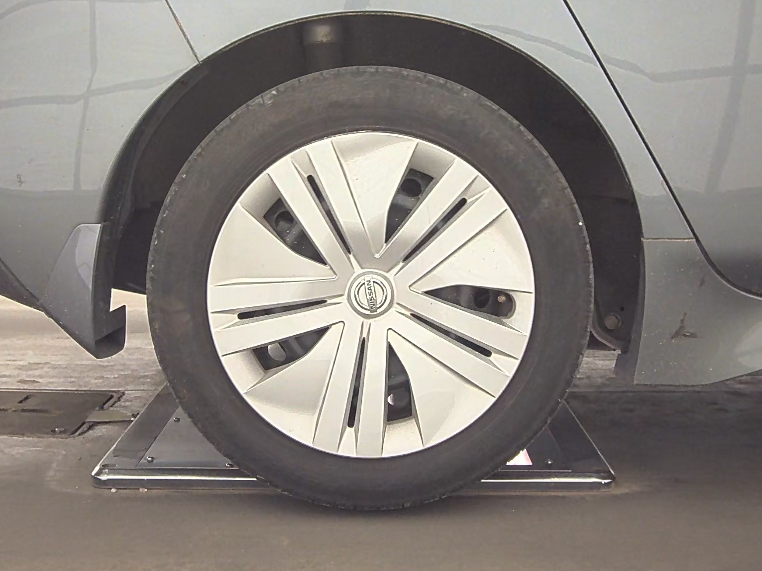 2021 Nissan LEAF S FWD