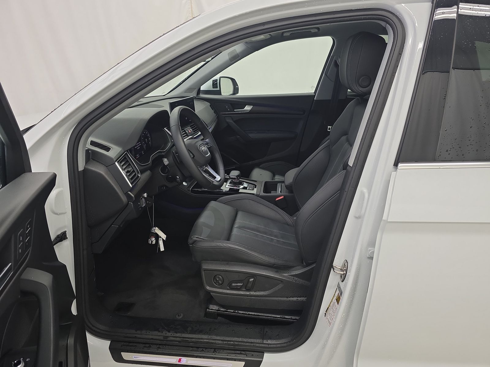 2024 Audi Q5 e Plug-In Hybrid S line Prestige AWD