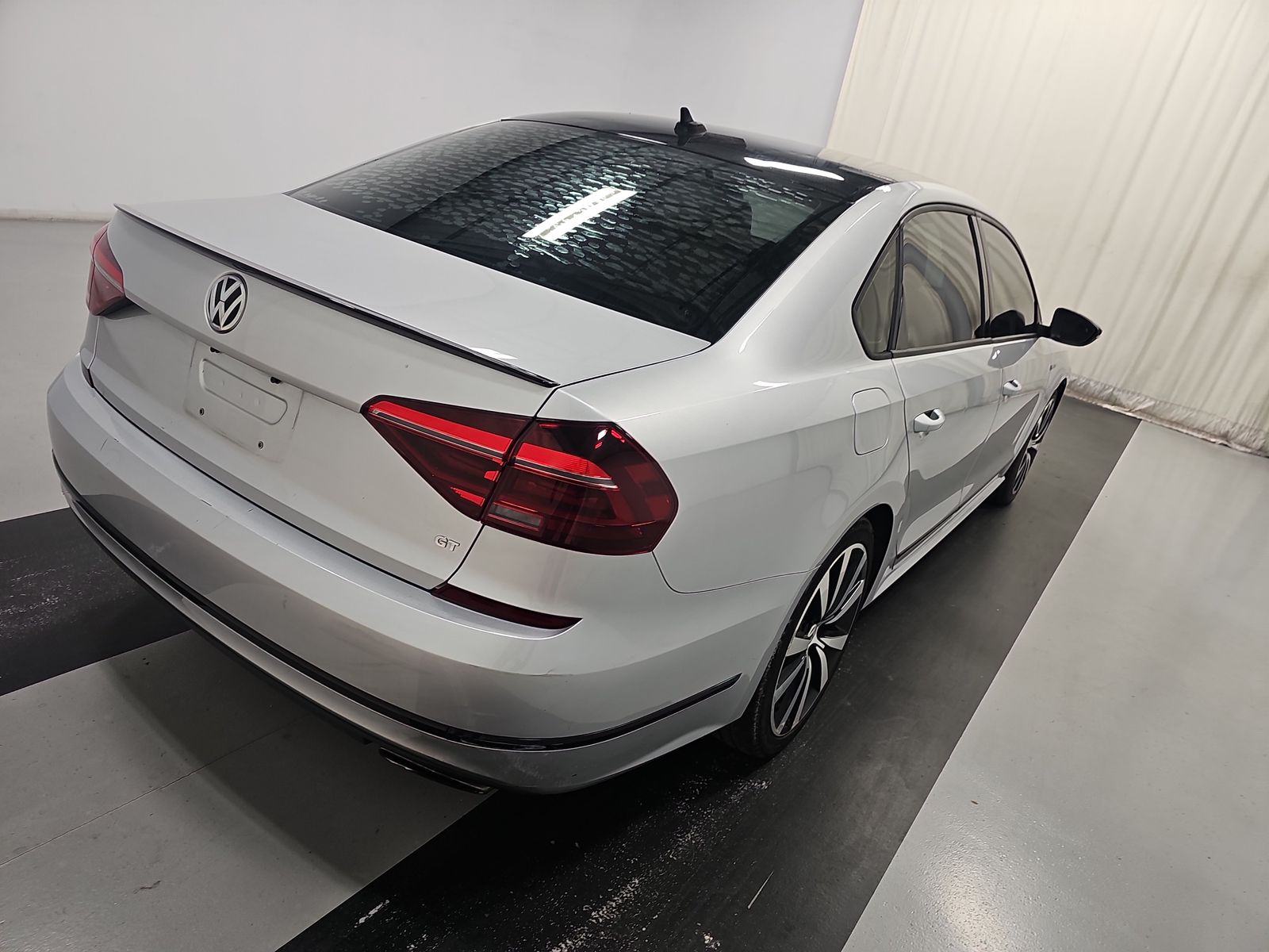 2018 Volkswagen Passat 3.6L FWD
