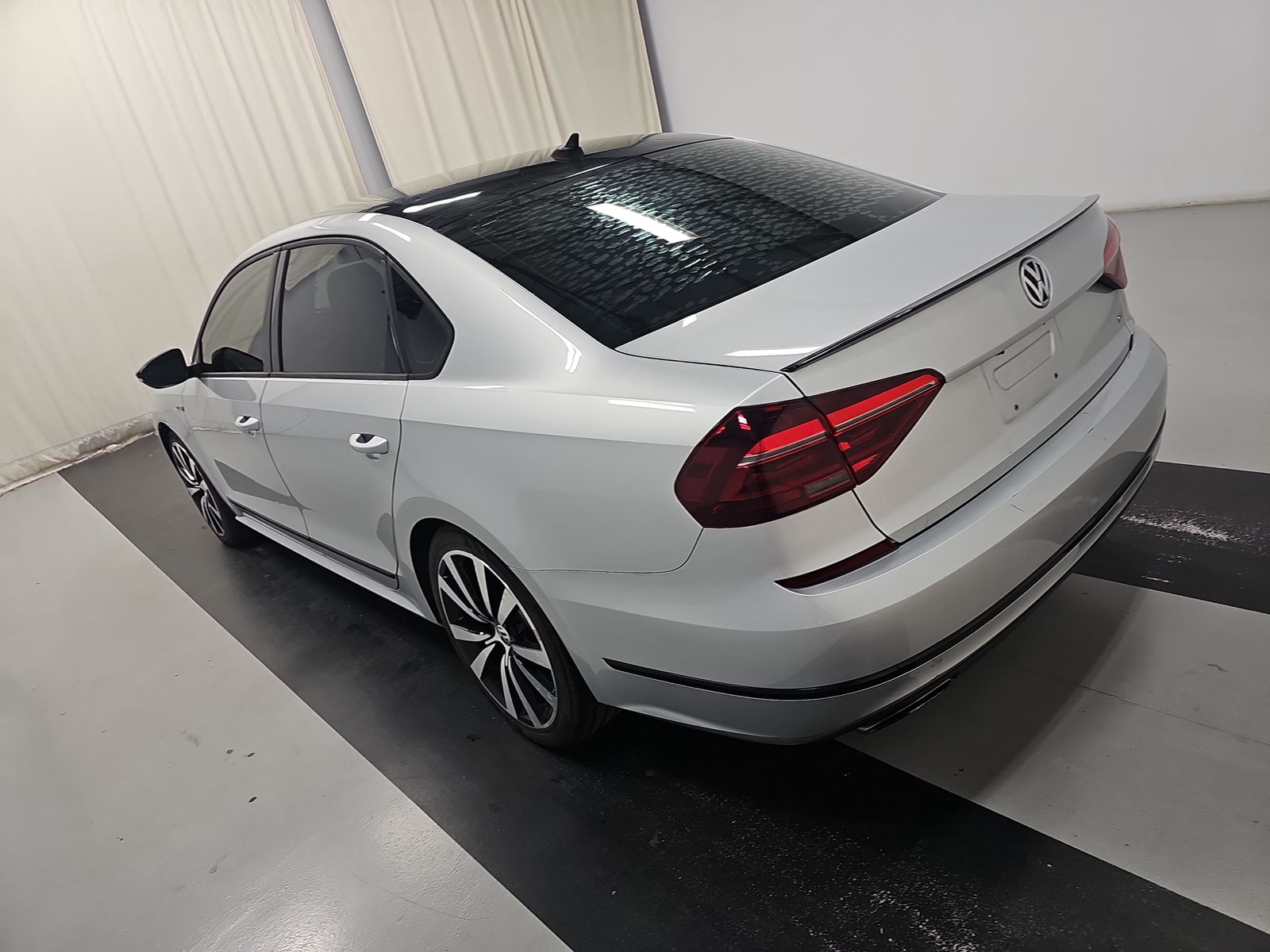 2018 Volkswagen Passat 3.6L FWD