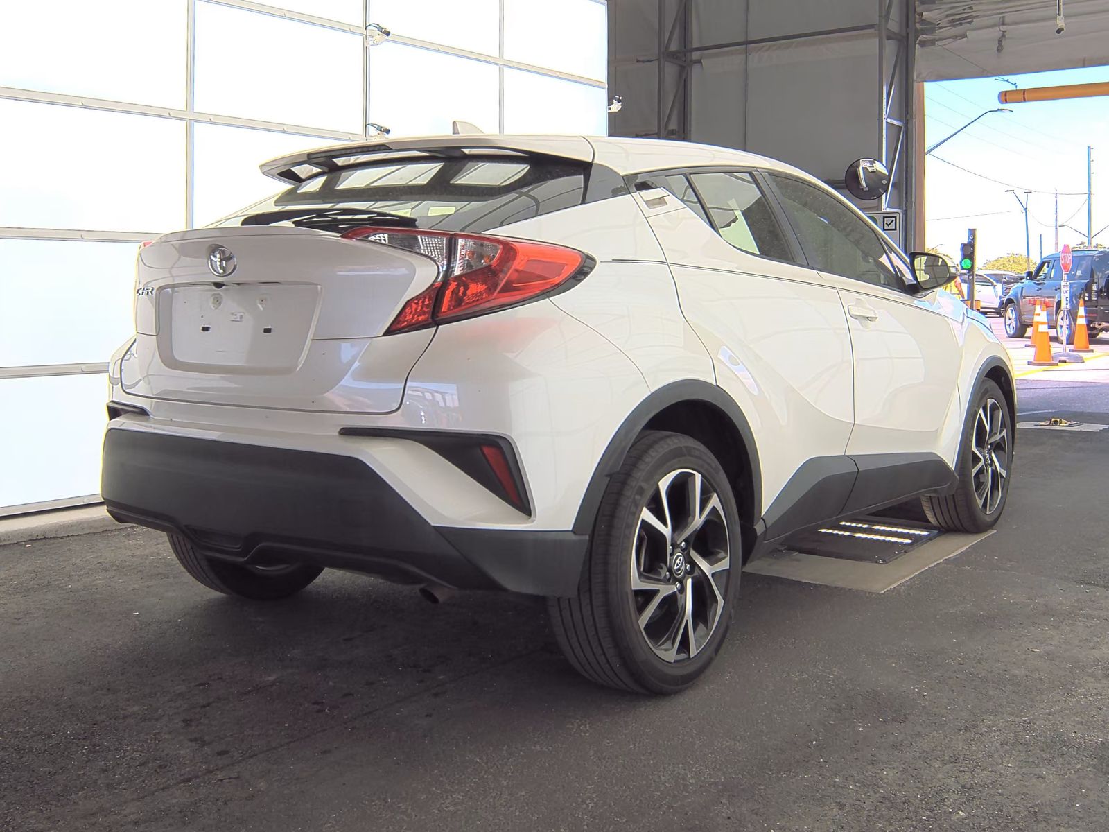 2019 Toyota C-HR XLE FWD