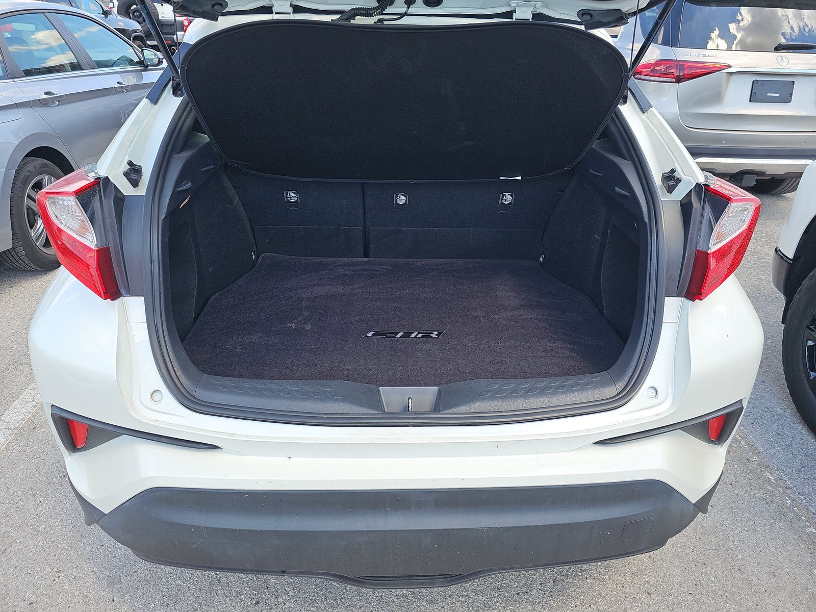 2019 Toyota C-HR XLE FWD