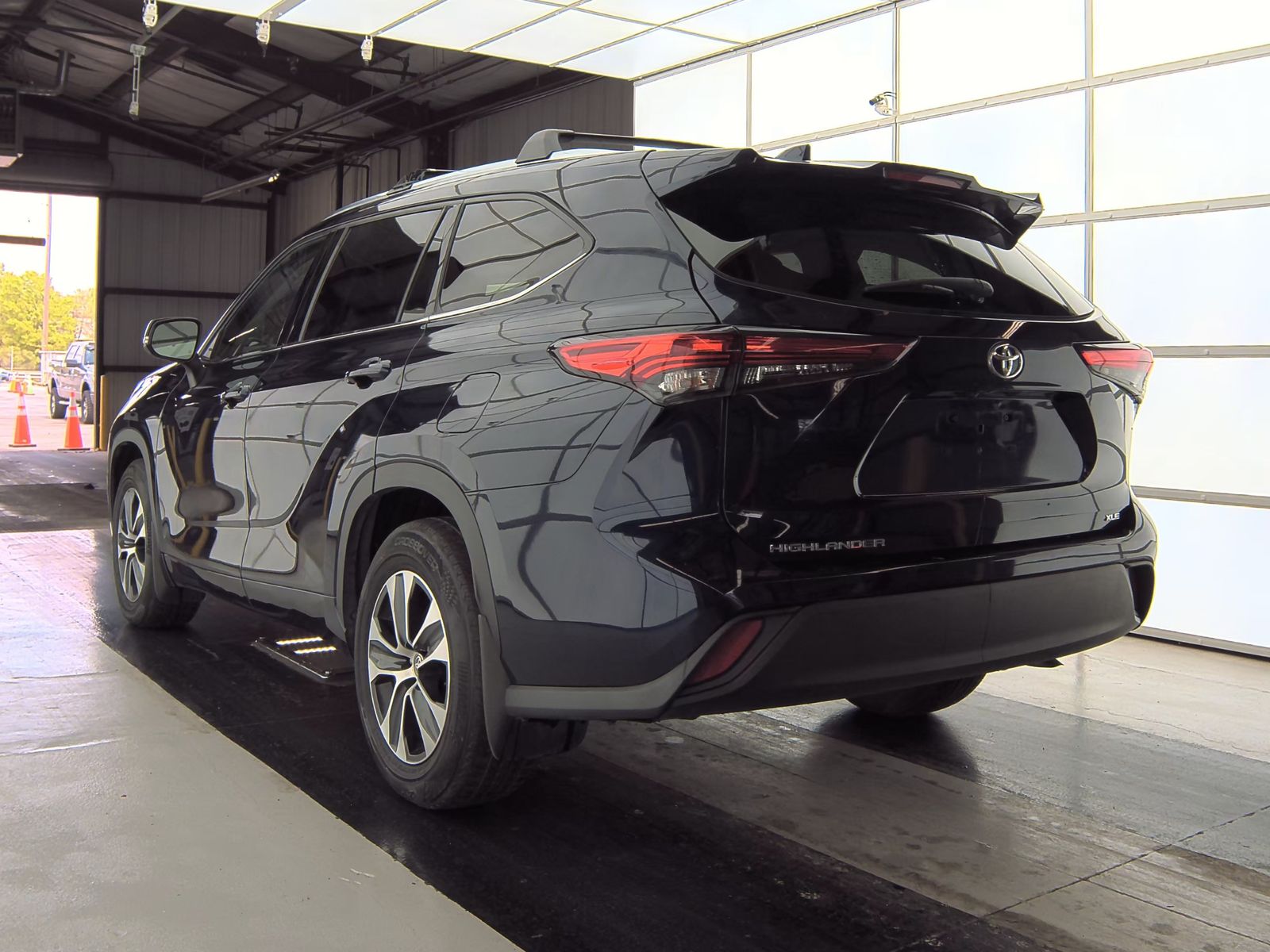 2020 Toyota Highlander XLE FWD