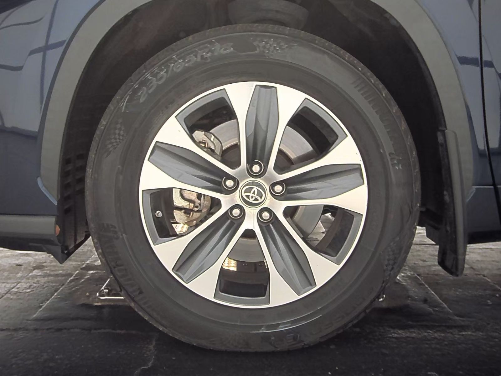 2020 Toyota Highlander XLE FWD