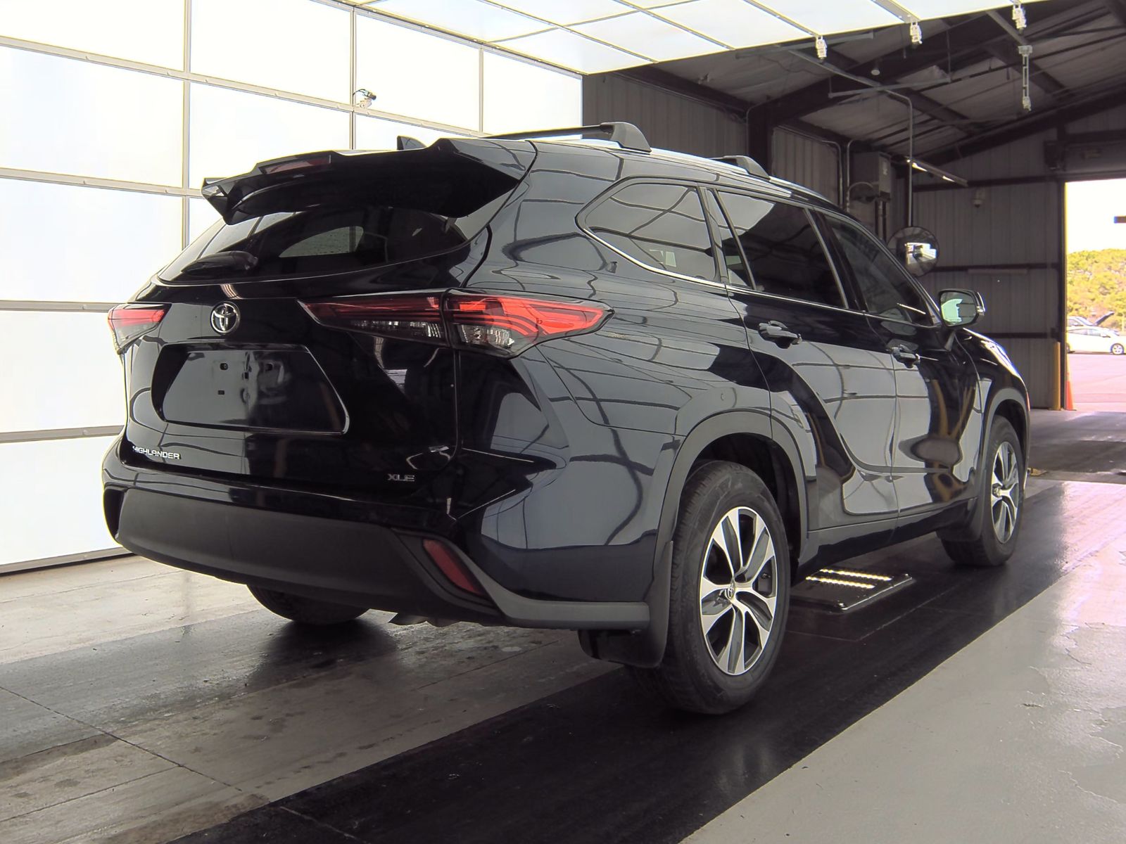 2020 Toyota Highlander XLE FWD