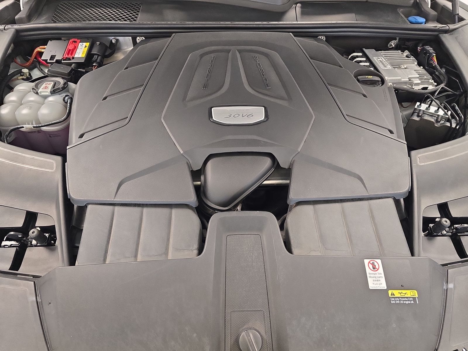 2022 Porsche Cayenne Platinum Edition AWD