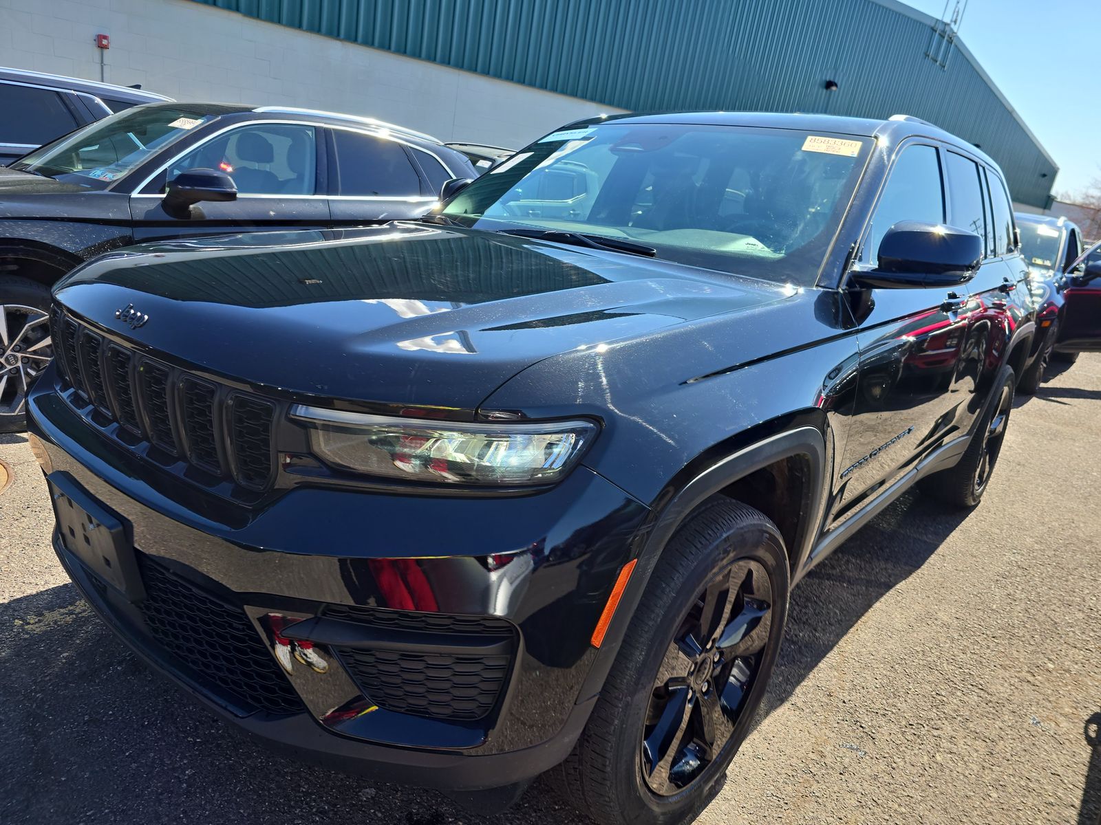 2022 Jeep Grand Cherokee Altitude AWD