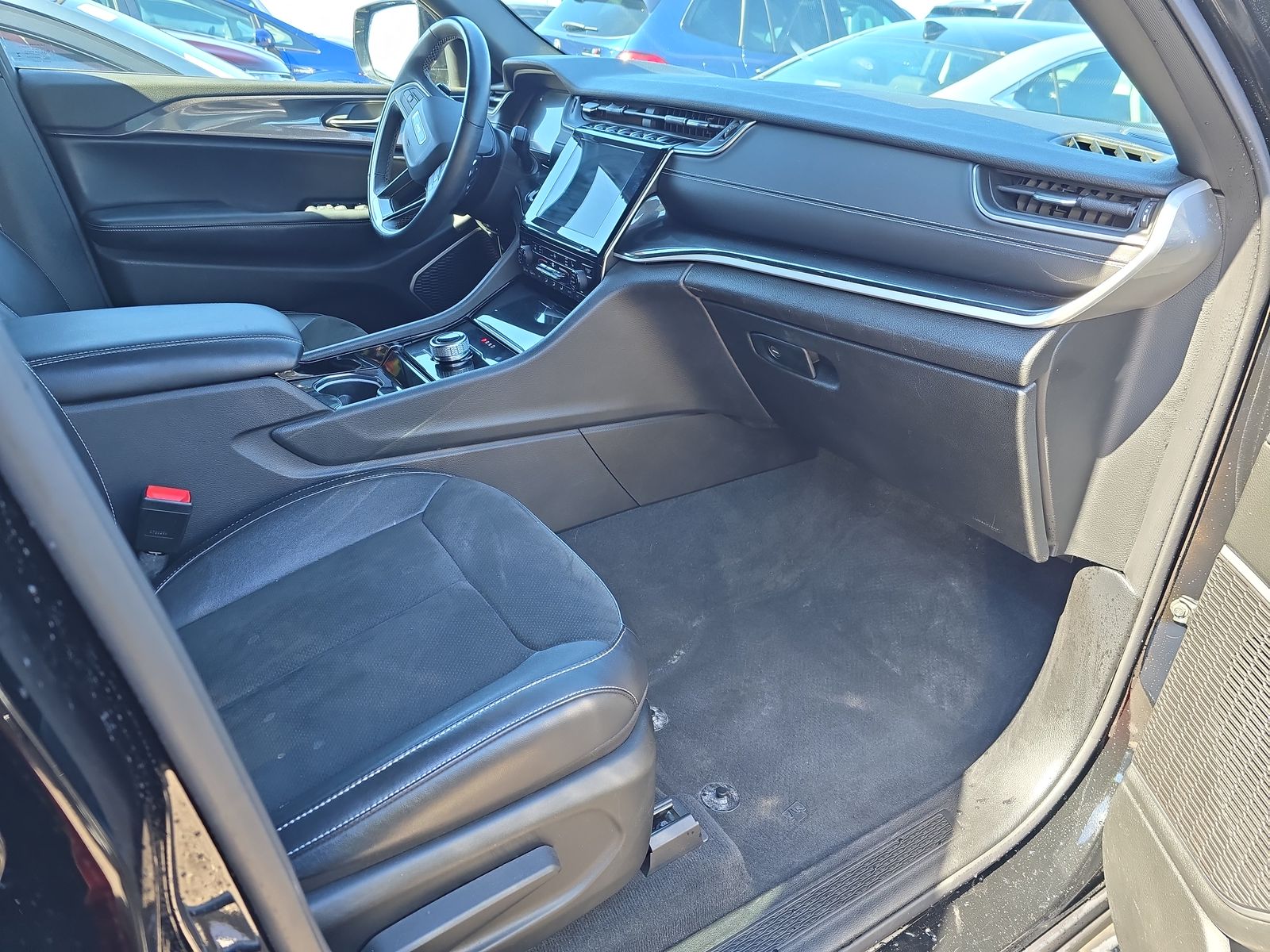 2022 Jeep Grand Cherokee Altitude AWD