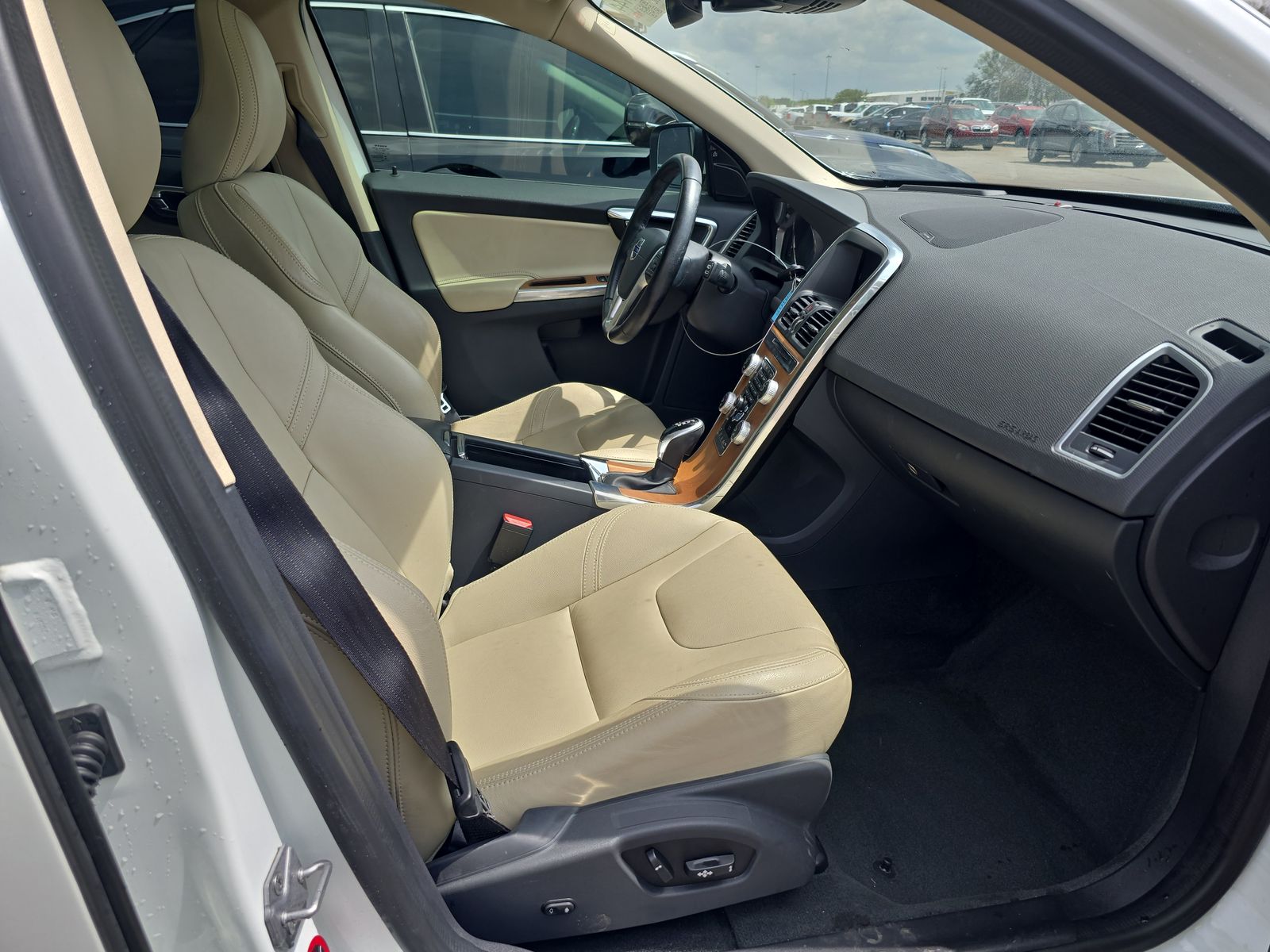 2017 Volvo XC60 T5 Inscription FWD