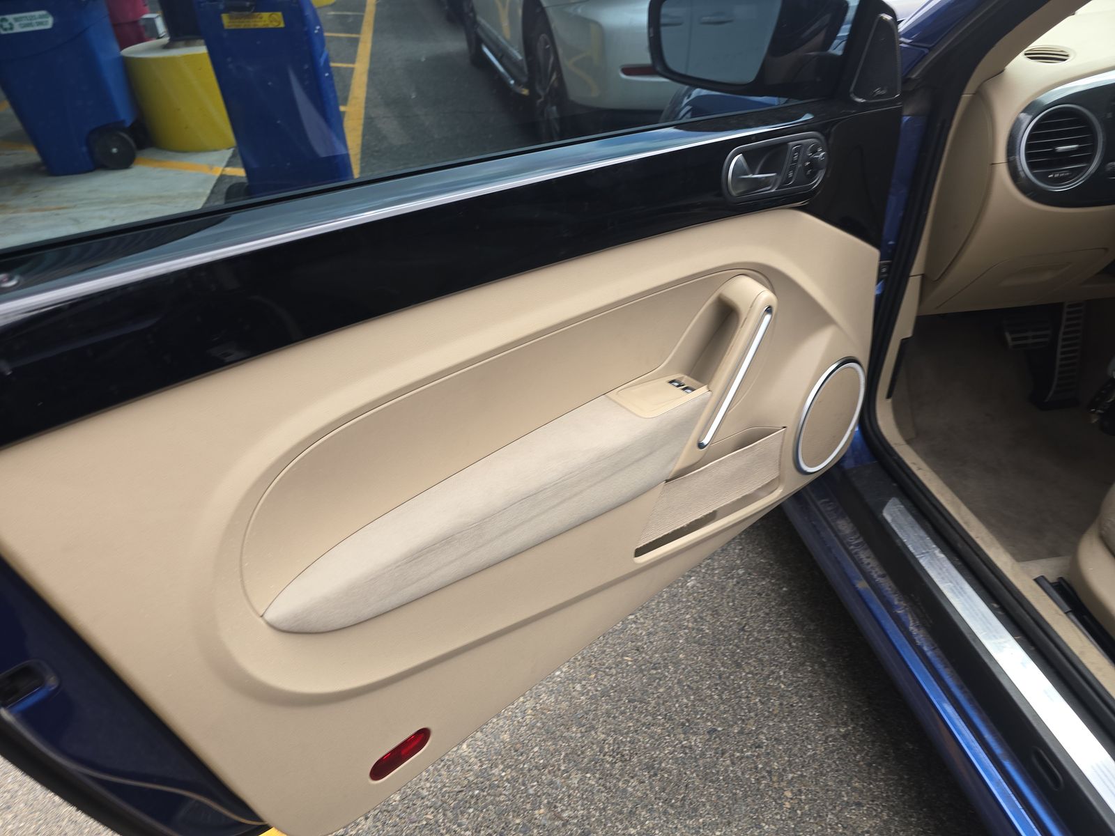 2013 Volkswagen Beetle 2.0T Turbo FWD