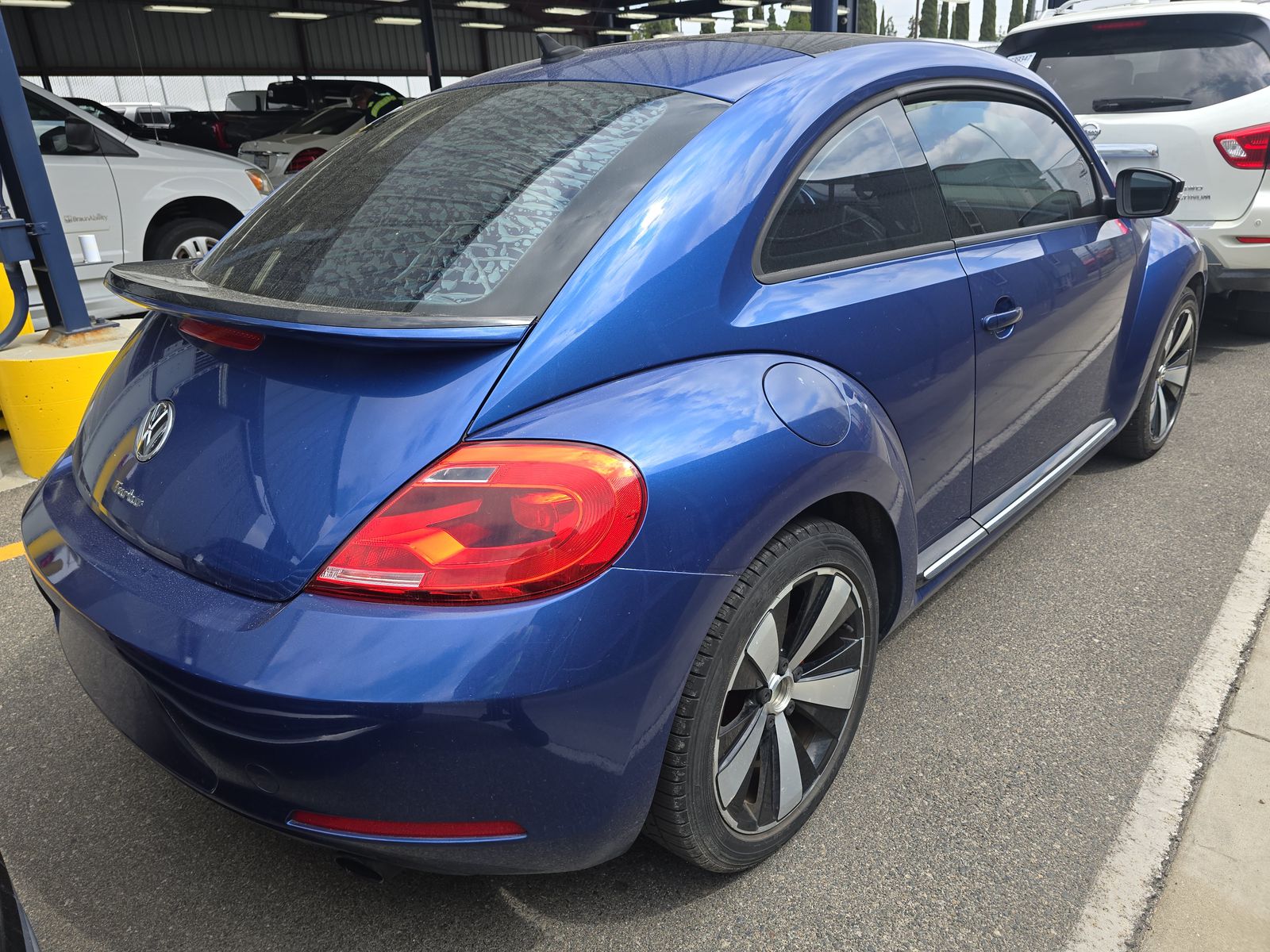 2013 Volkswagen Beetle 2.0T Turbo FWD