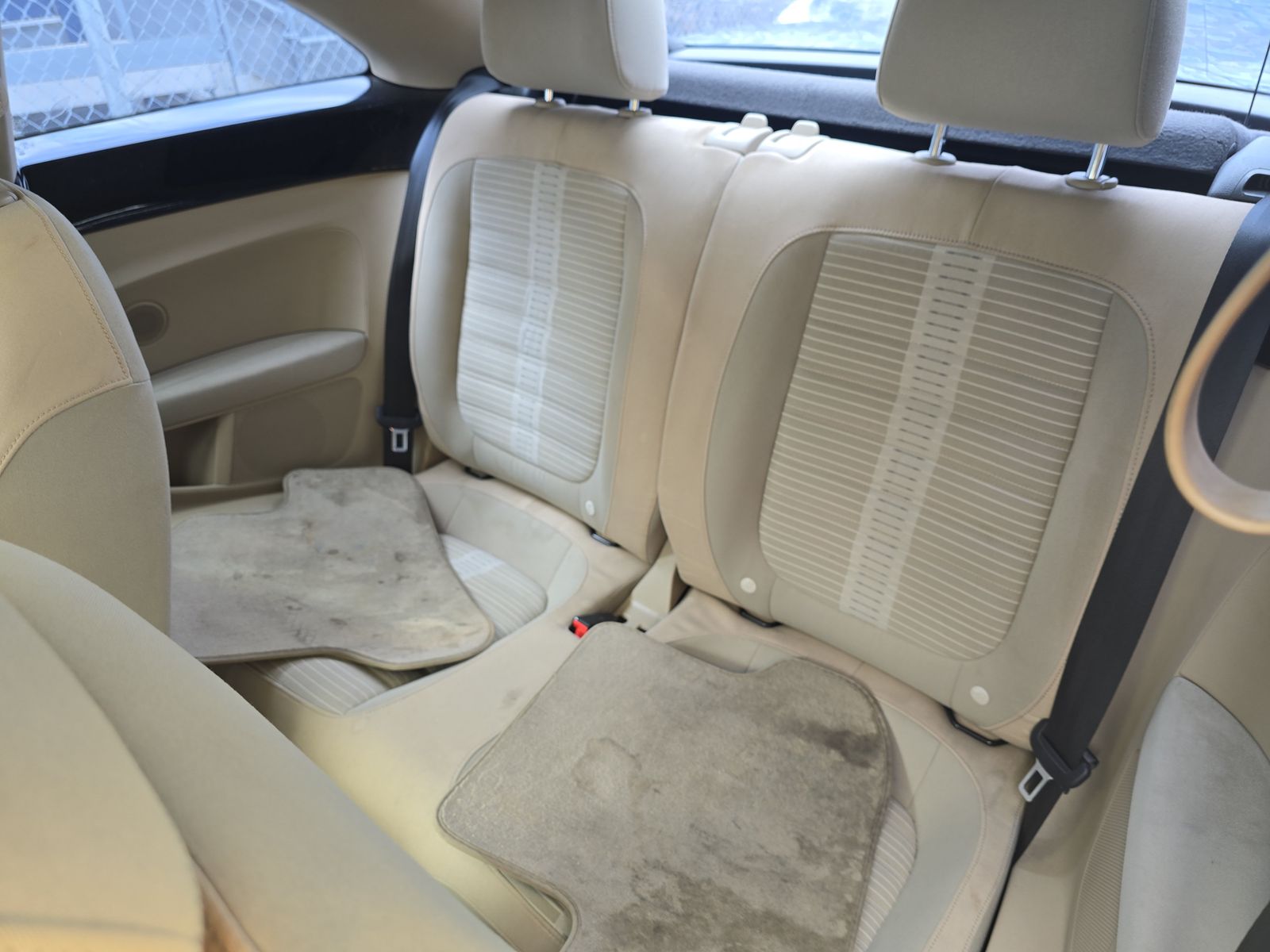 2013 Volkswagen Beetle 2.0T Turbo FWD