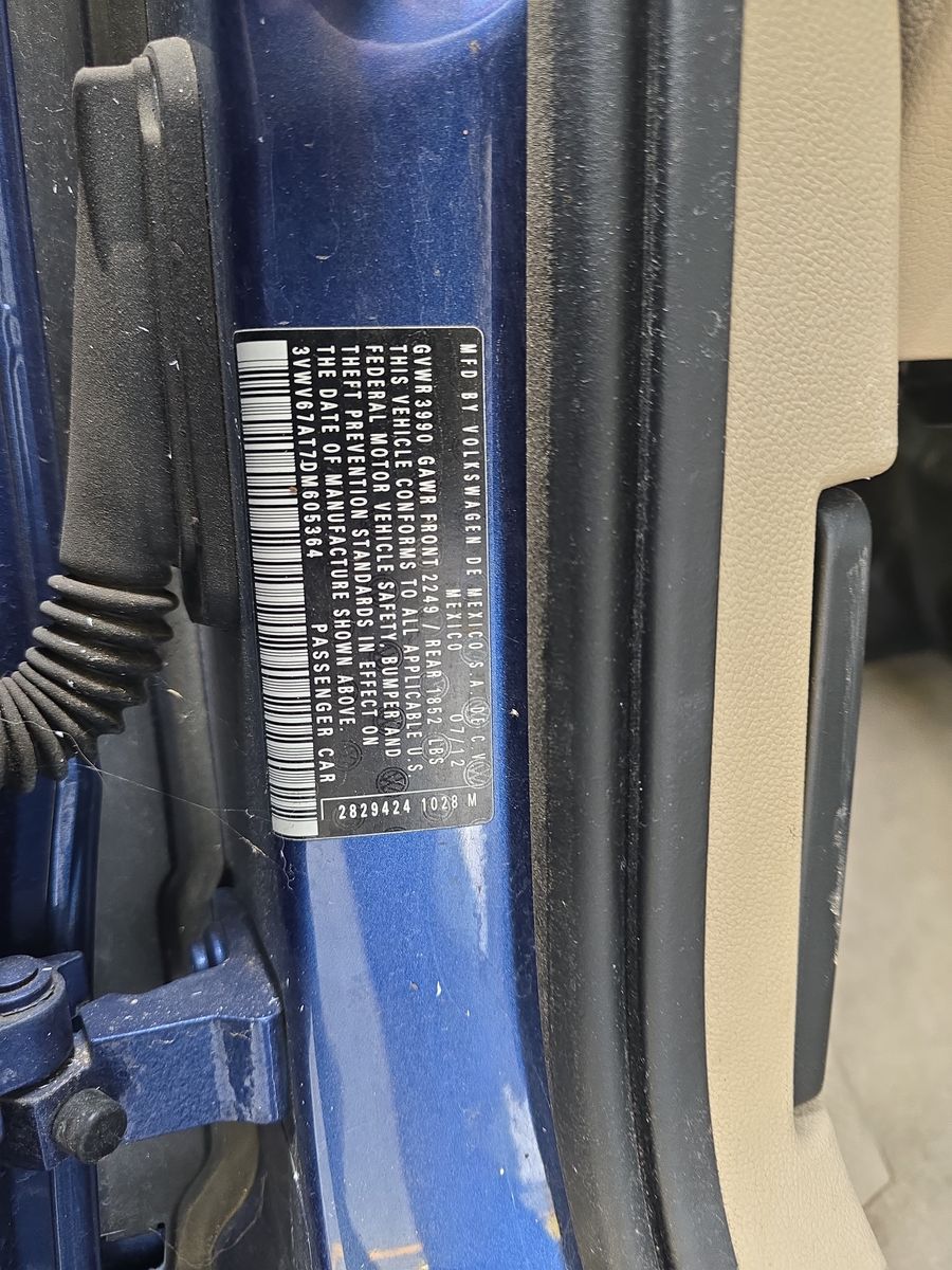 2013 Volkswagen Beetle 2.0T Turbo FWD