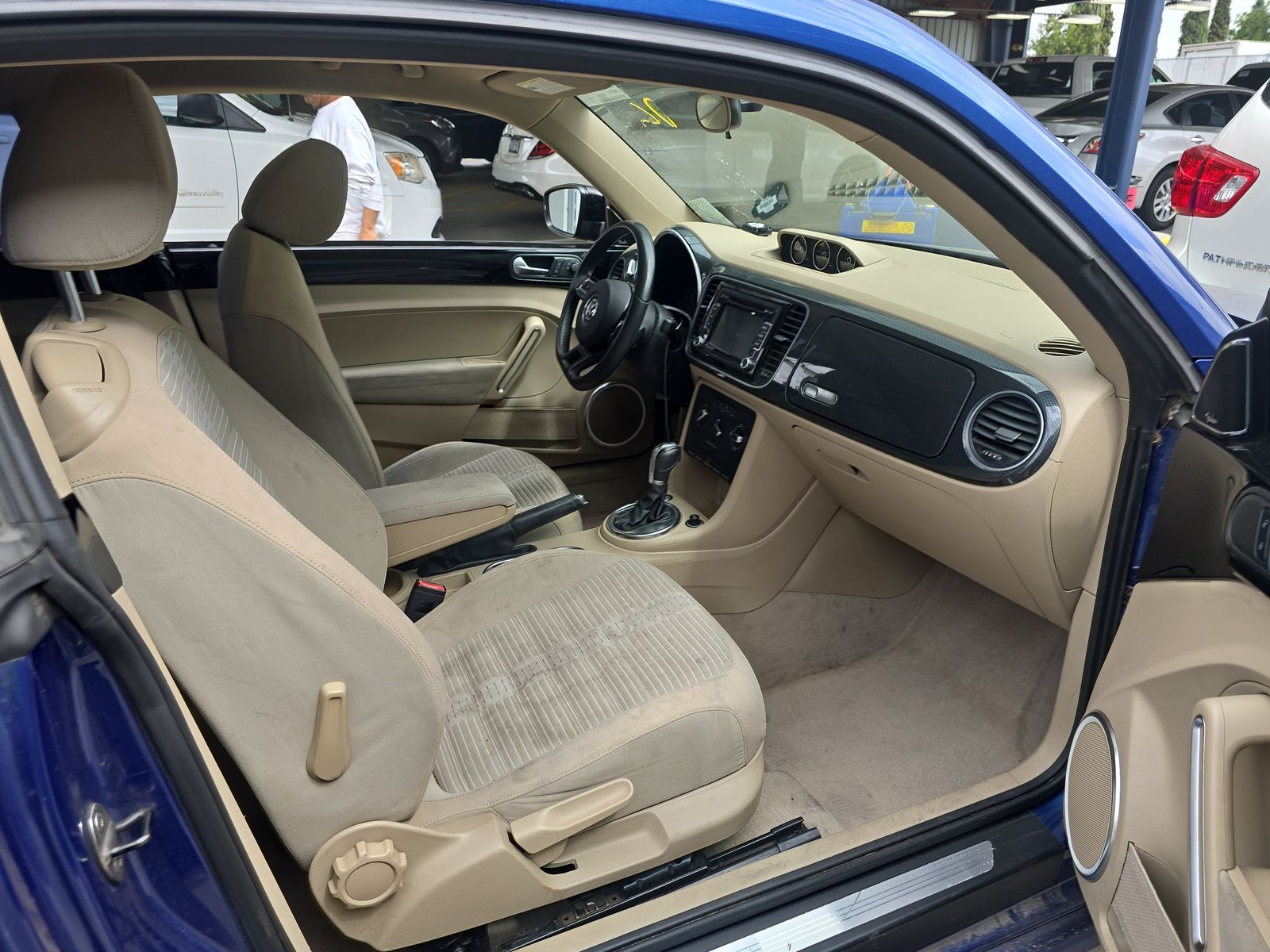 2013 Volkswagen Beetle 2.0T Turbo FWD