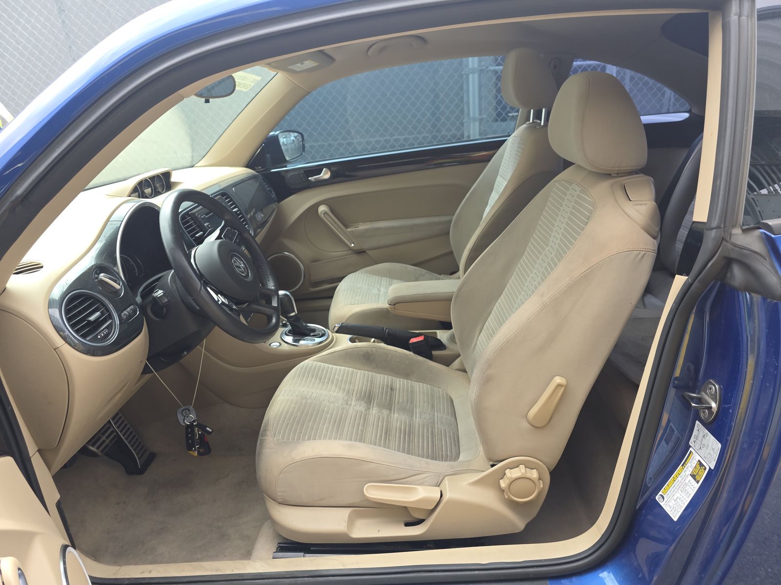 2013 Volkswagen Beetle 2.0T Turbo FWD