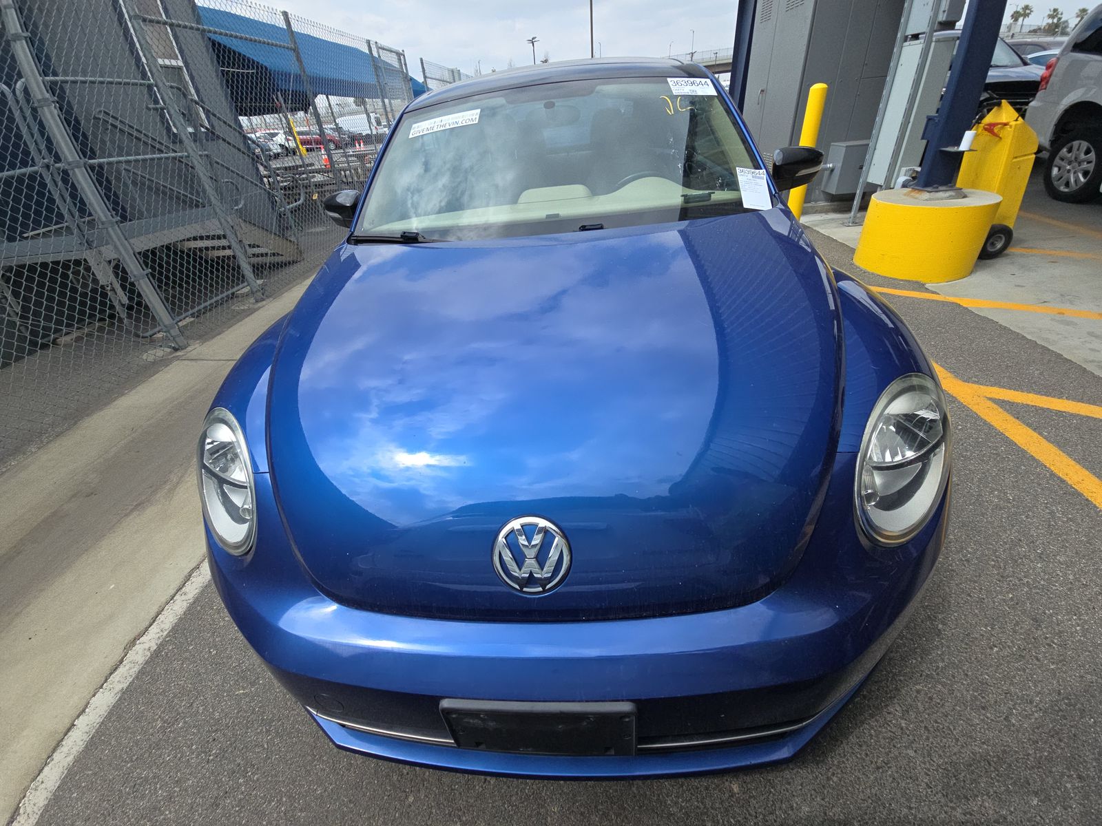 2013 Volkswagen Beetle 2.0T Turbo FWD