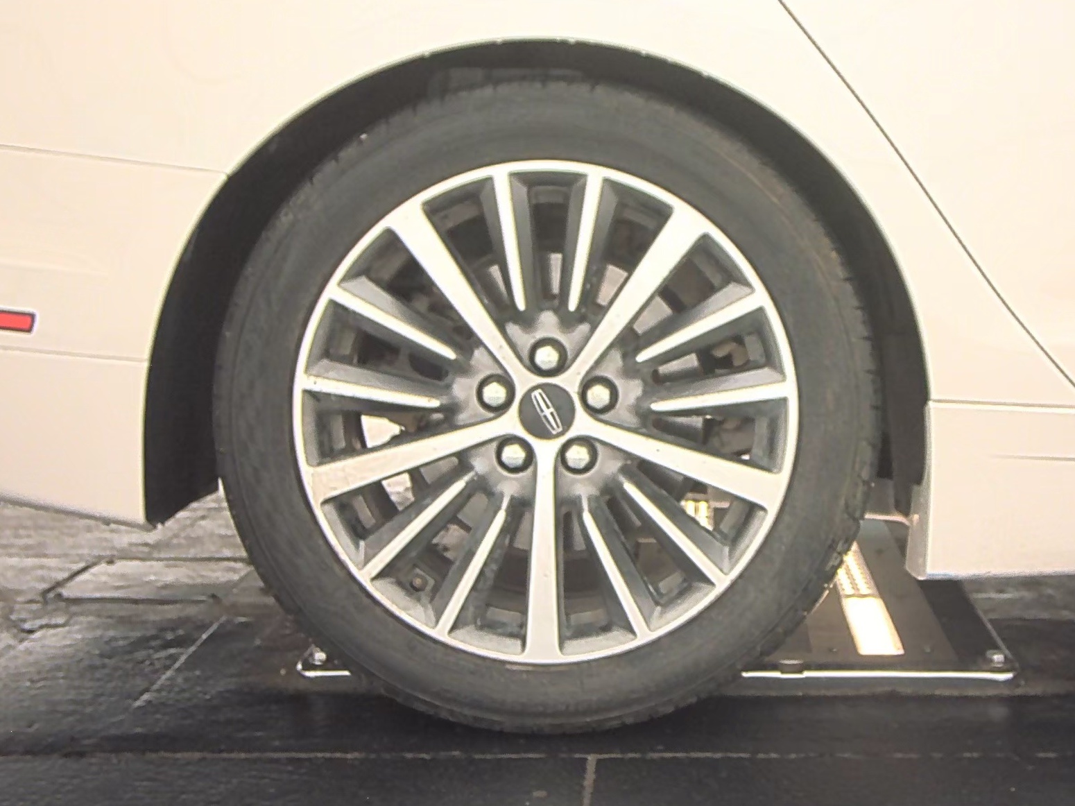 2019 Lincoln MKZ Standard FWD