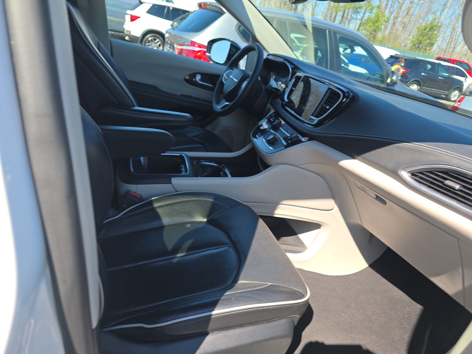 2023 Chrysler Pacifica Limited FWD