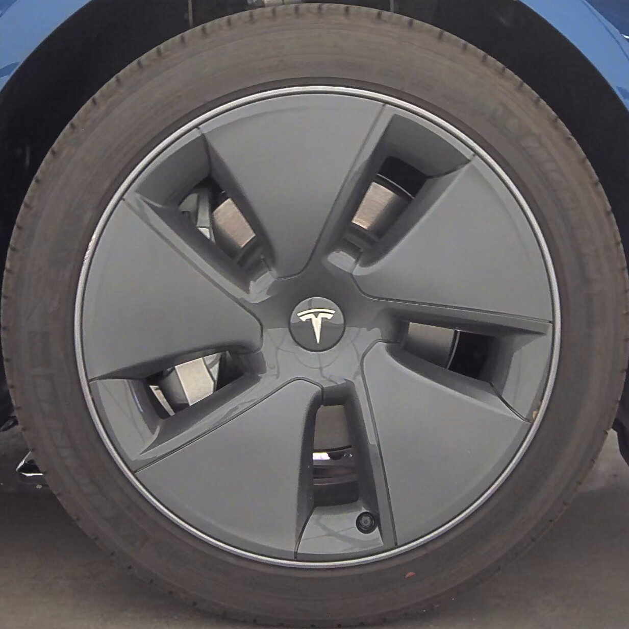2023 Tesla Model 3 Standard Range FWD