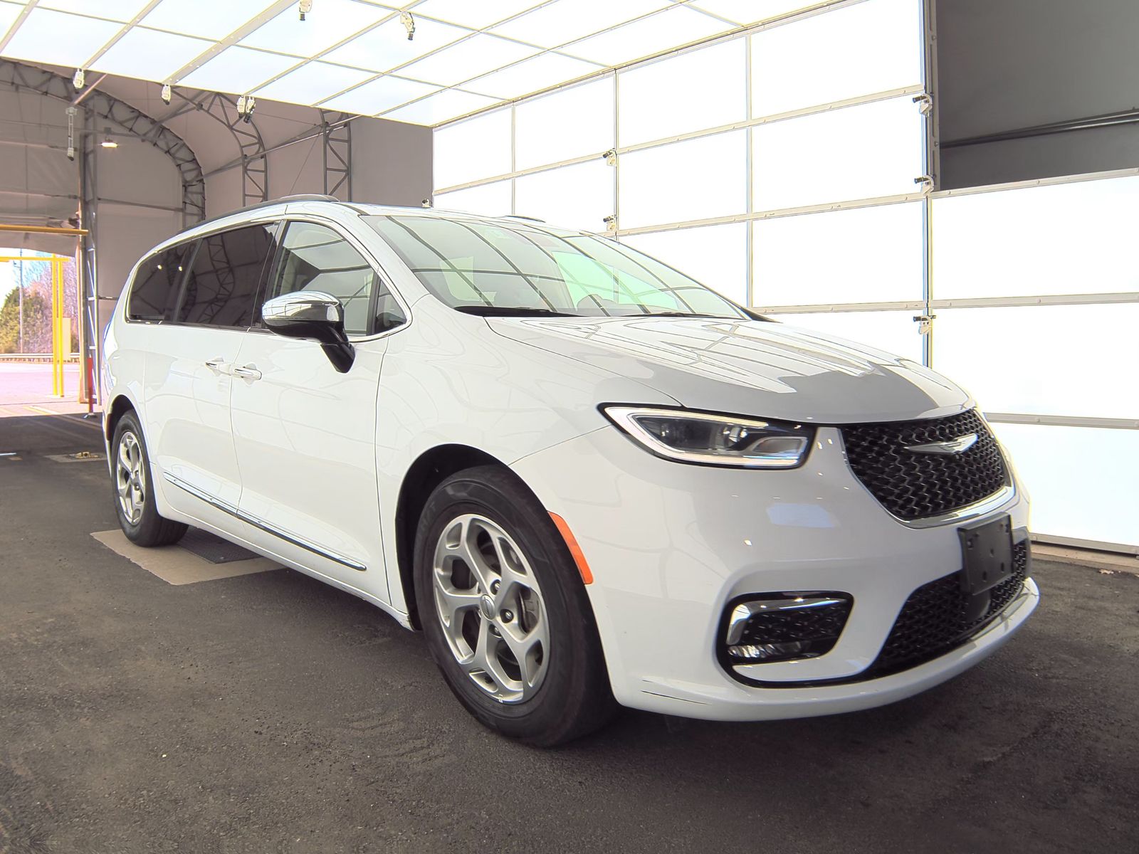 2023 Chrysler Pacifica Limited FWD