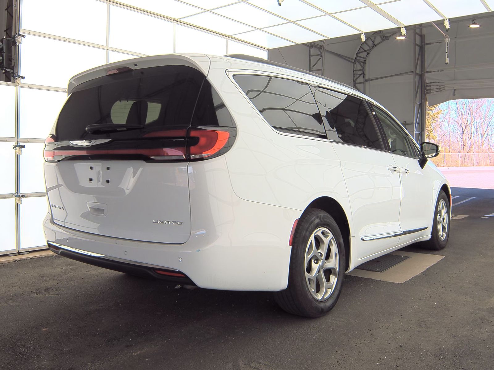 2023 Chrysler Pacifica Limited FWD