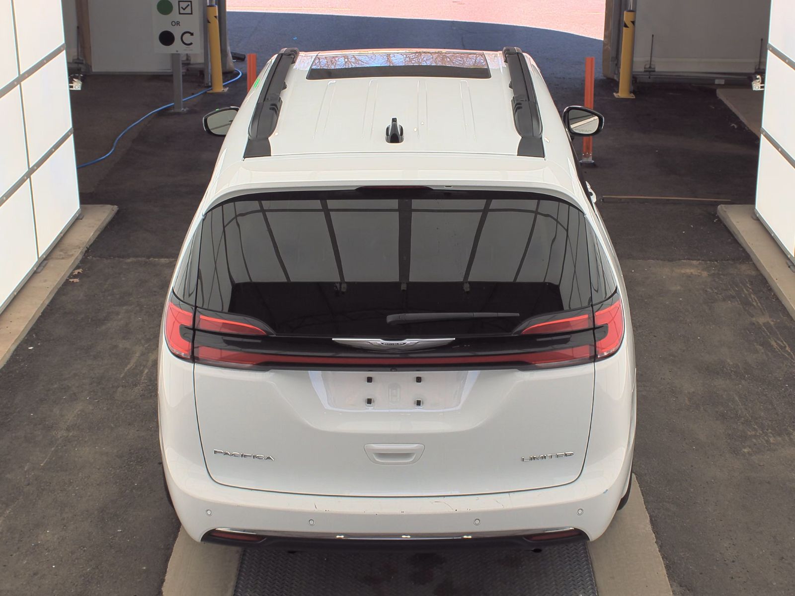 2023 Chrysler Pacifica Limited FWD