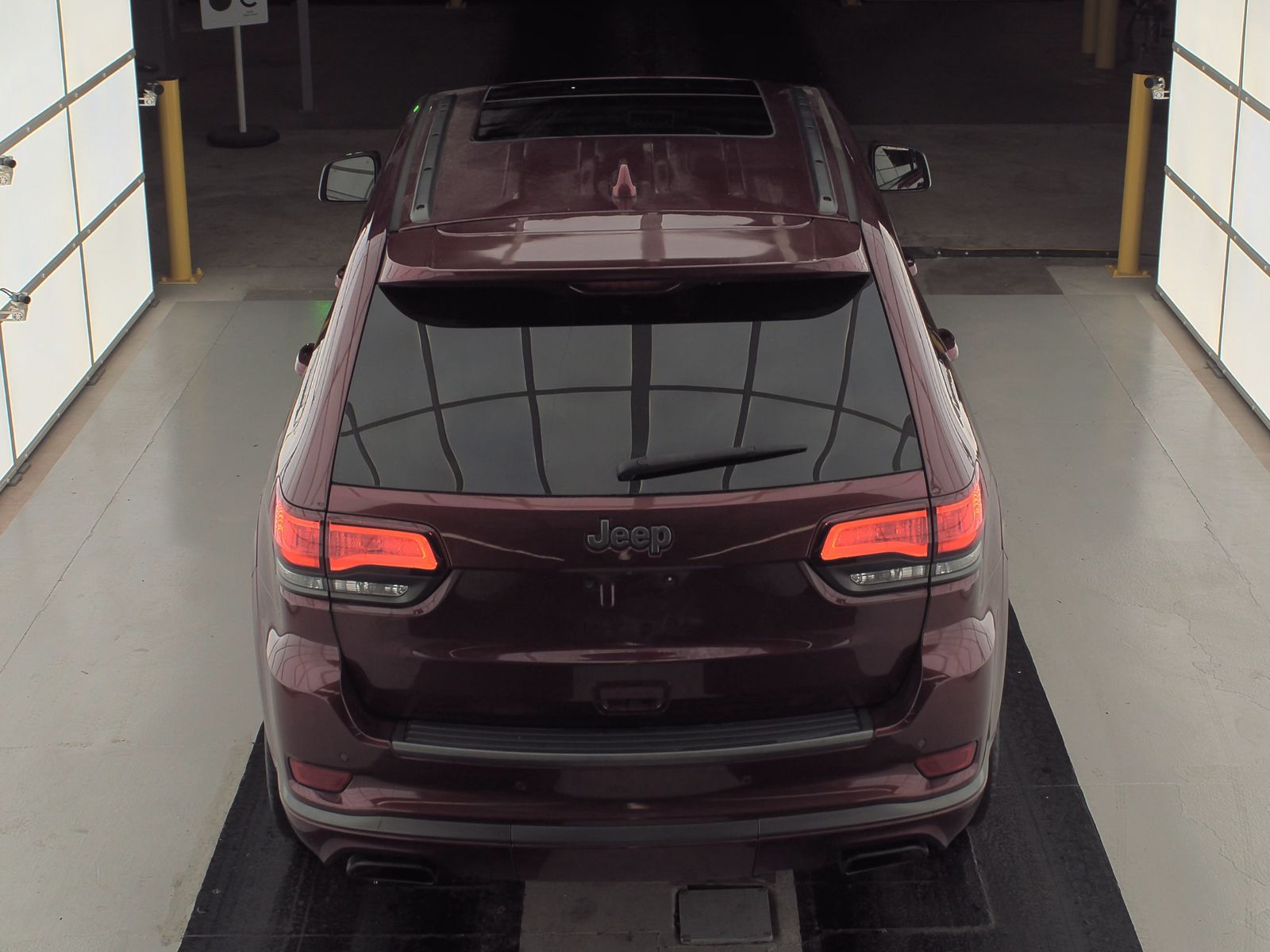 2018 Jeep Grand Cherokee Overland High Altitude Edition RWD