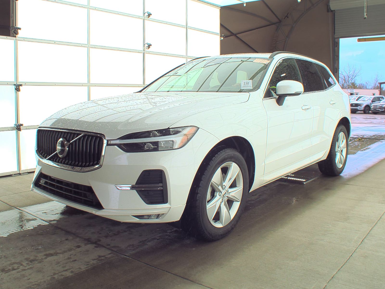 2022 Volvo XC60 B5 Momentum AWD