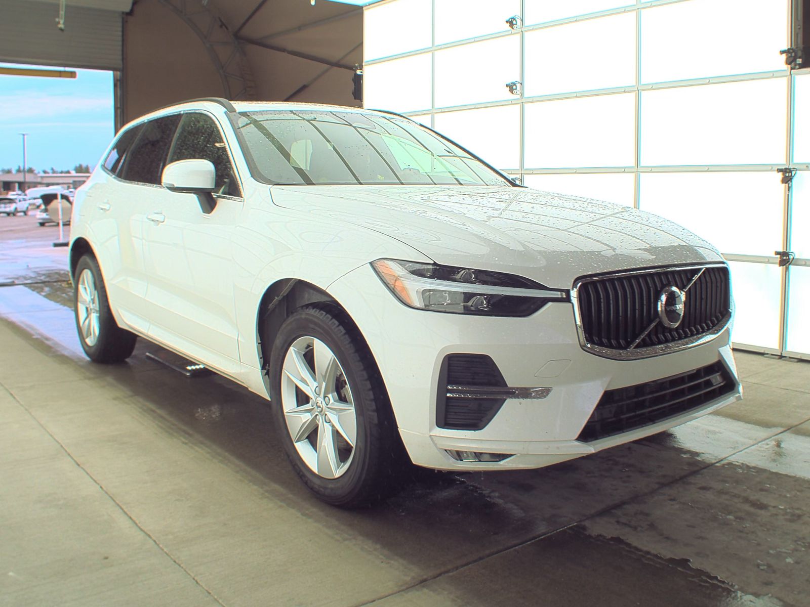 2022 Volvo XC60 B5 Momentum AWD