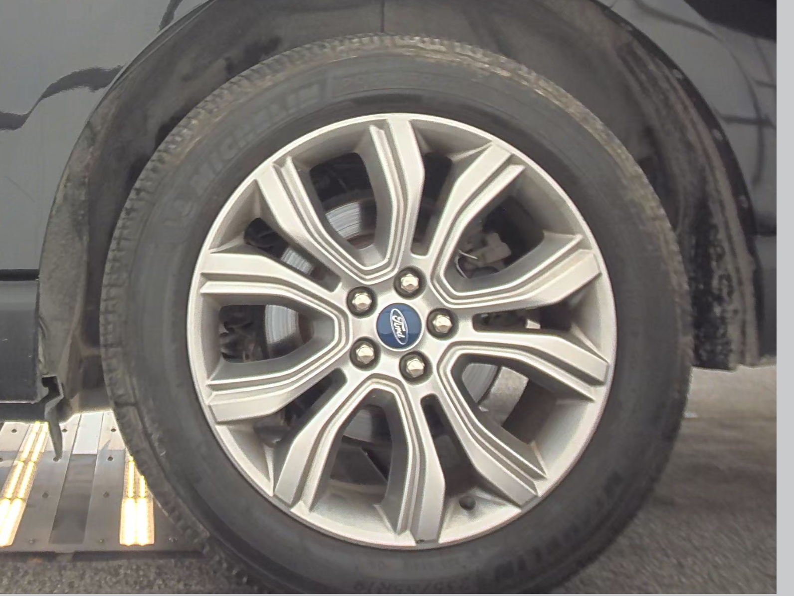 2019 Ford Edge Titanium FWD