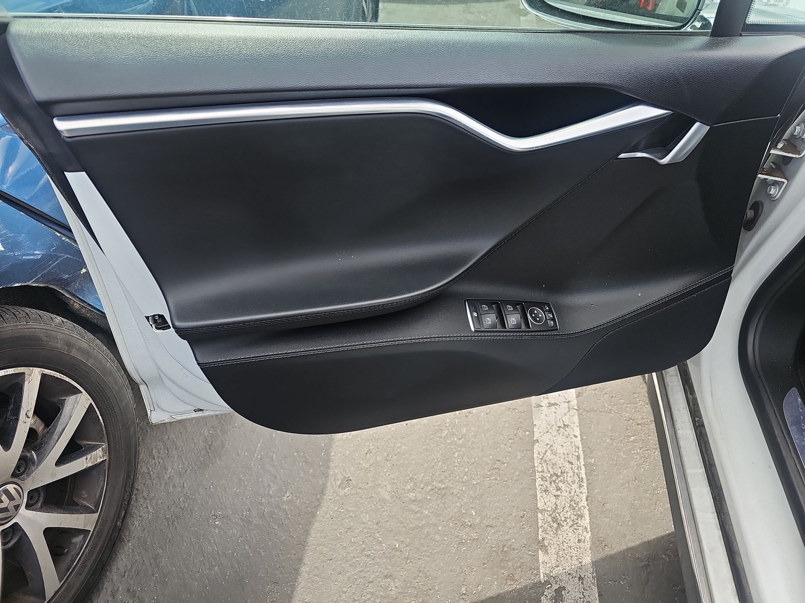 2015 Tesla Model S 60 FWD