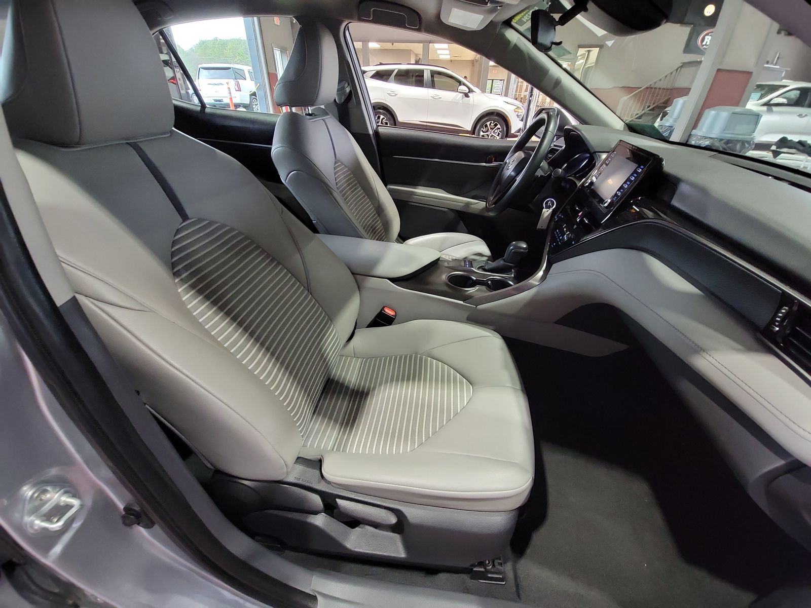 2022 Toyota Camry SE FWD