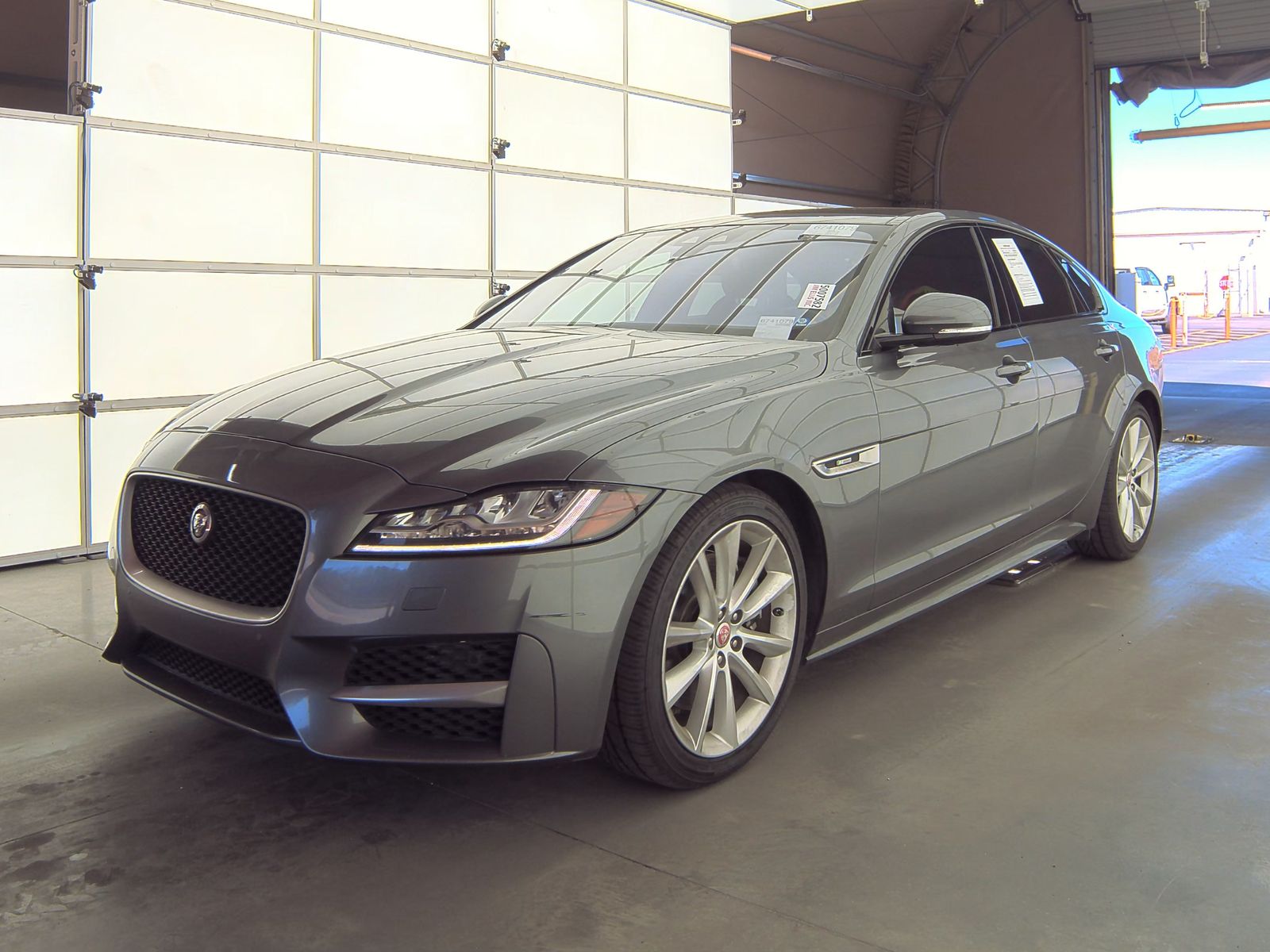 2016 Jaguar XF 35t R-Sport RWD