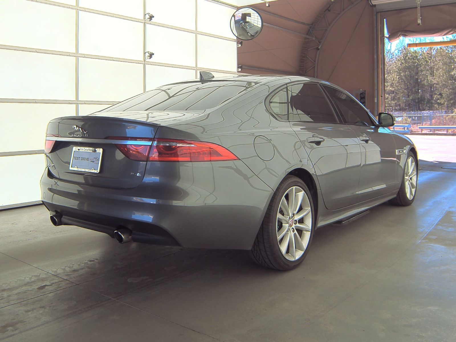 2016 Jaguar XF 35t R-Sport RWD