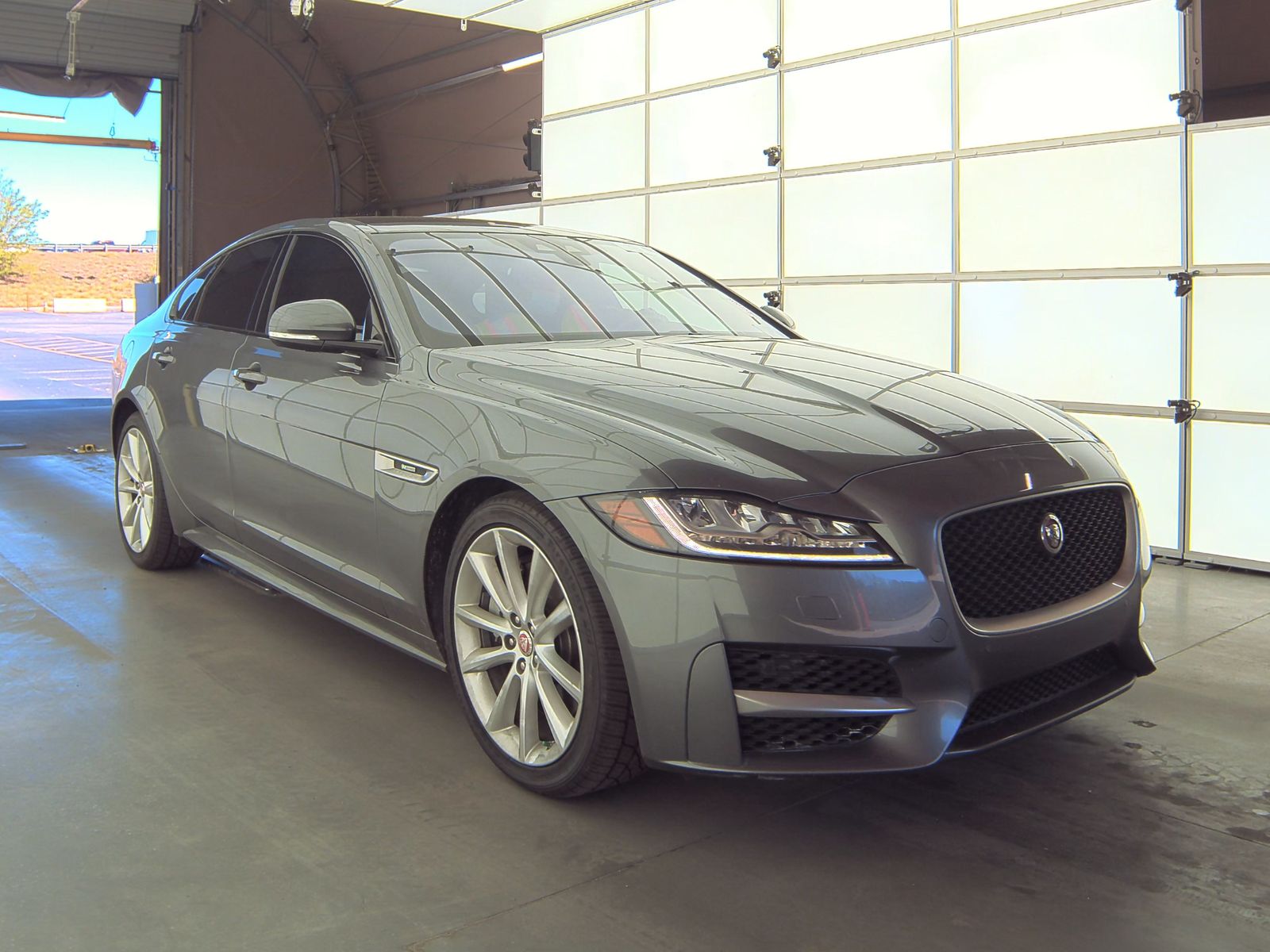 2016 Jaguar XF 35t R-Sport RWD
