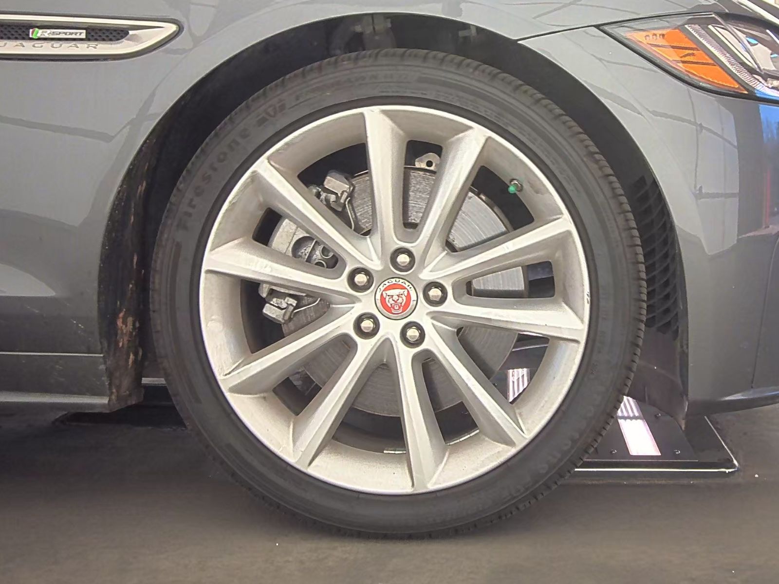 2016 Jaguar XF 35t R-Sport RWD