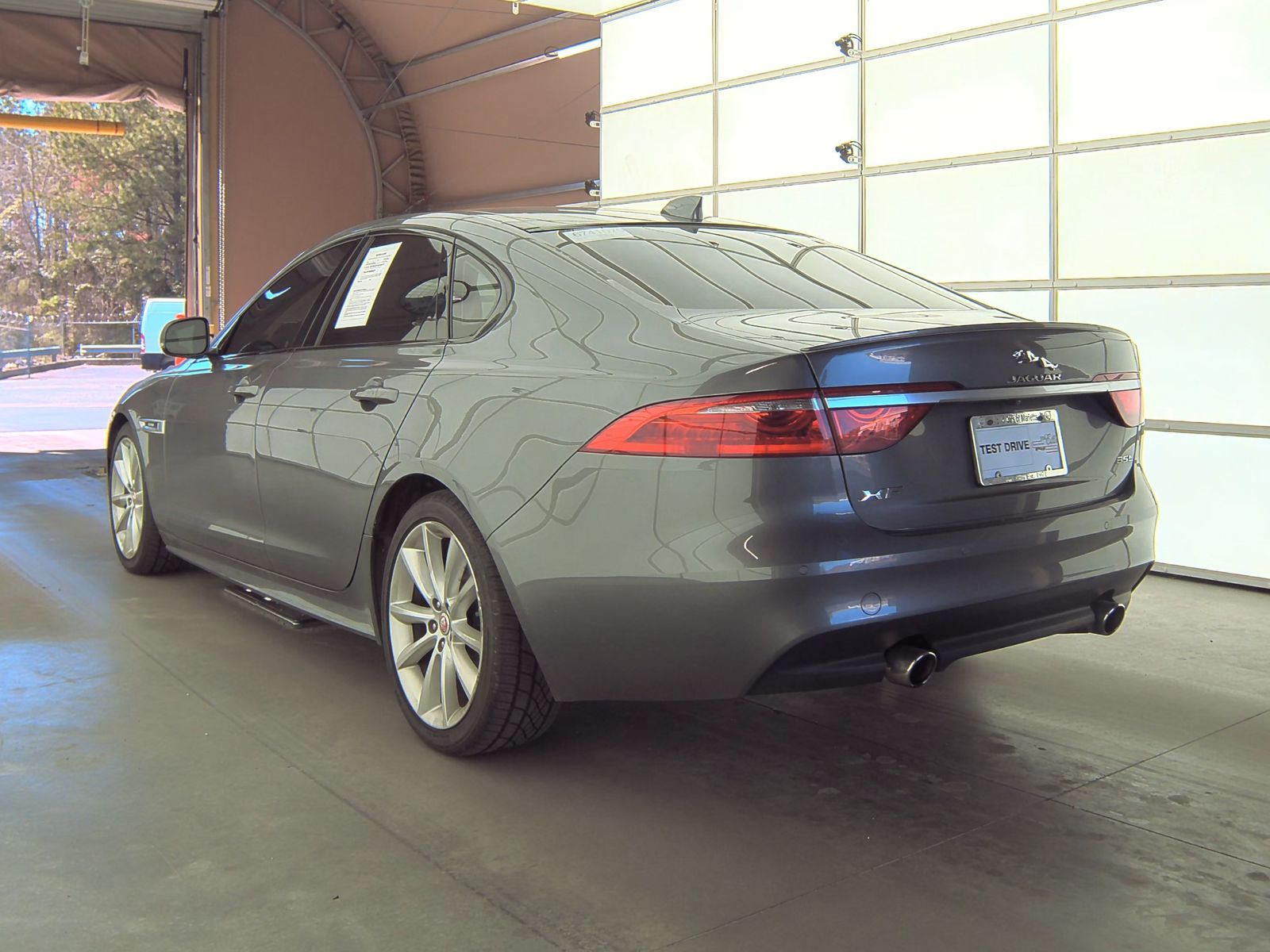 2016 Jaguar XF 35t R-Sport RWD