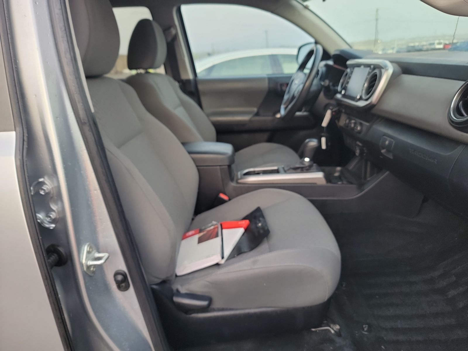 2022 Toyota Tacoma SR5 RWD