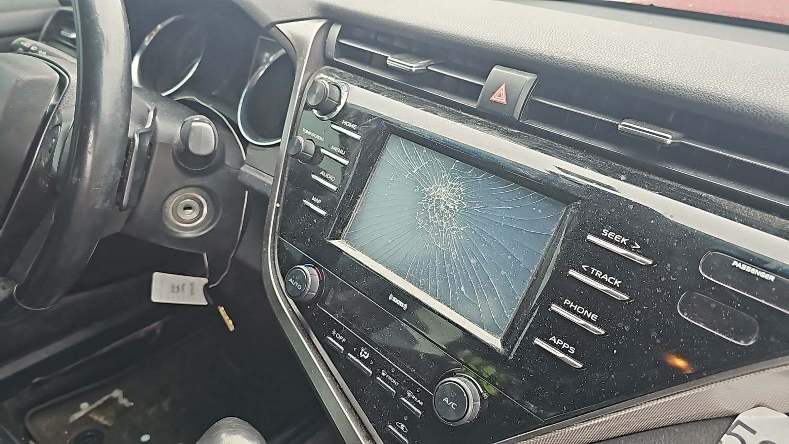 2020 Toyota Camry SE FWD