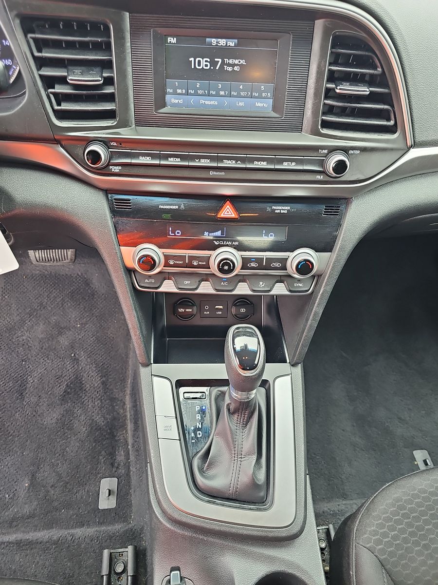 2020 Hyundai Elantra SE FWD