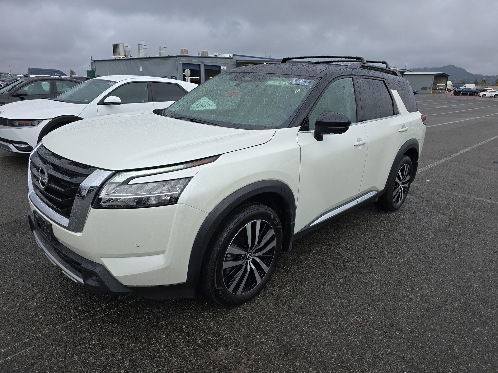 2024 Nissan Pathfinder Platinum AWD