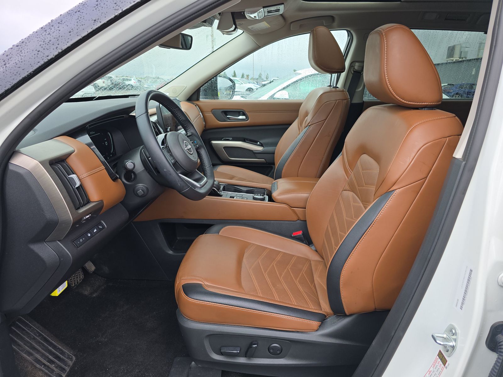 2024 Nissan Pathfinder Platinum AWD